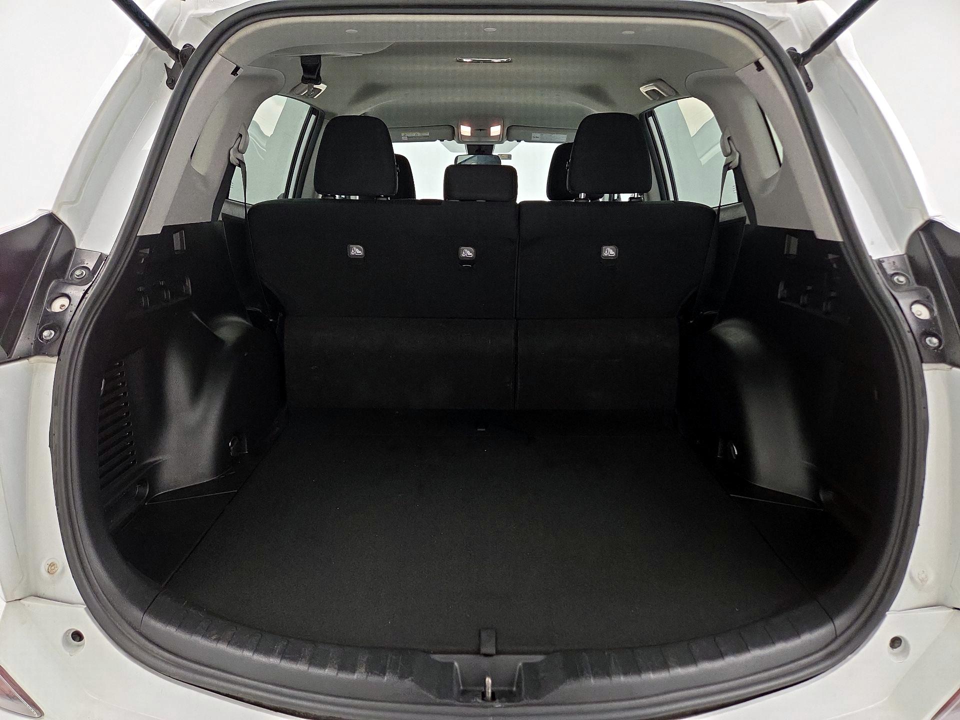 Thumbnail: 2018 Toyota RAV4 - 20