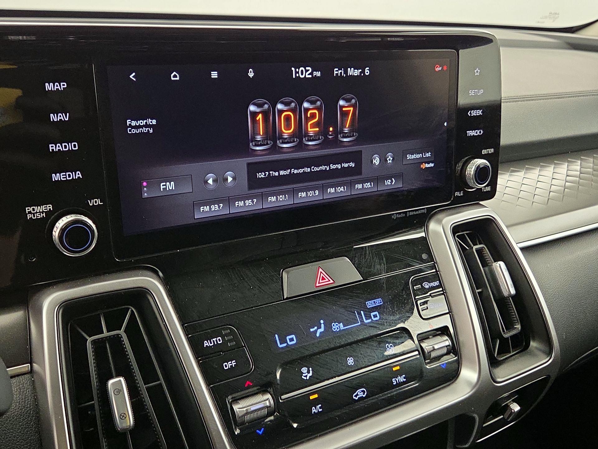 Thumbnail: 2022 Kia Sorento - 16