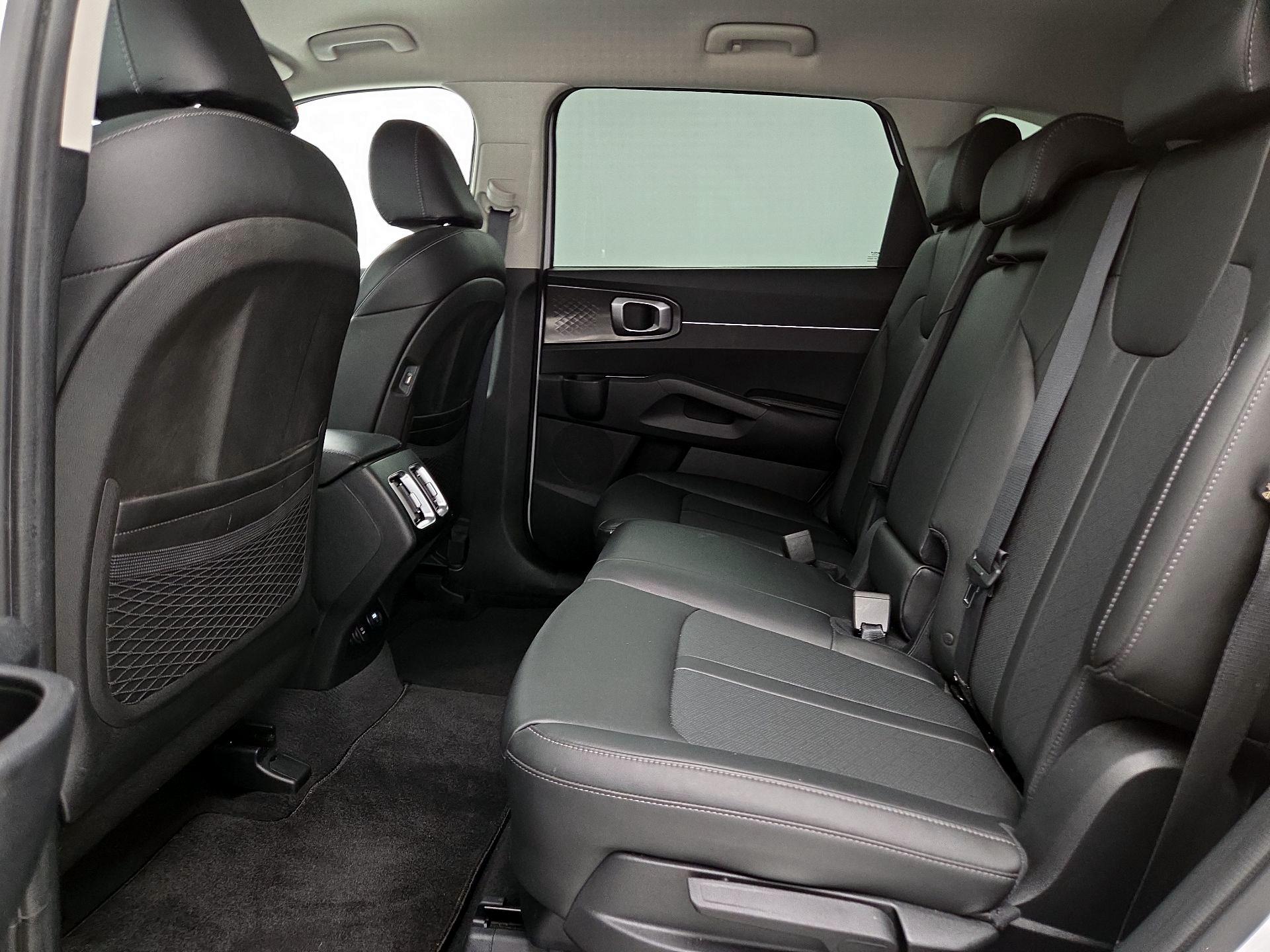 Thumbnail: 2022 Kia Sorento - 20