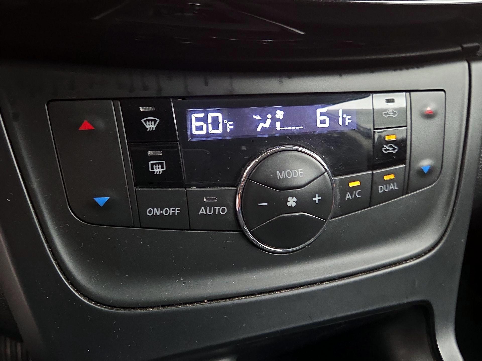 Thumbnail: 2019 Nissan Sentra - 16