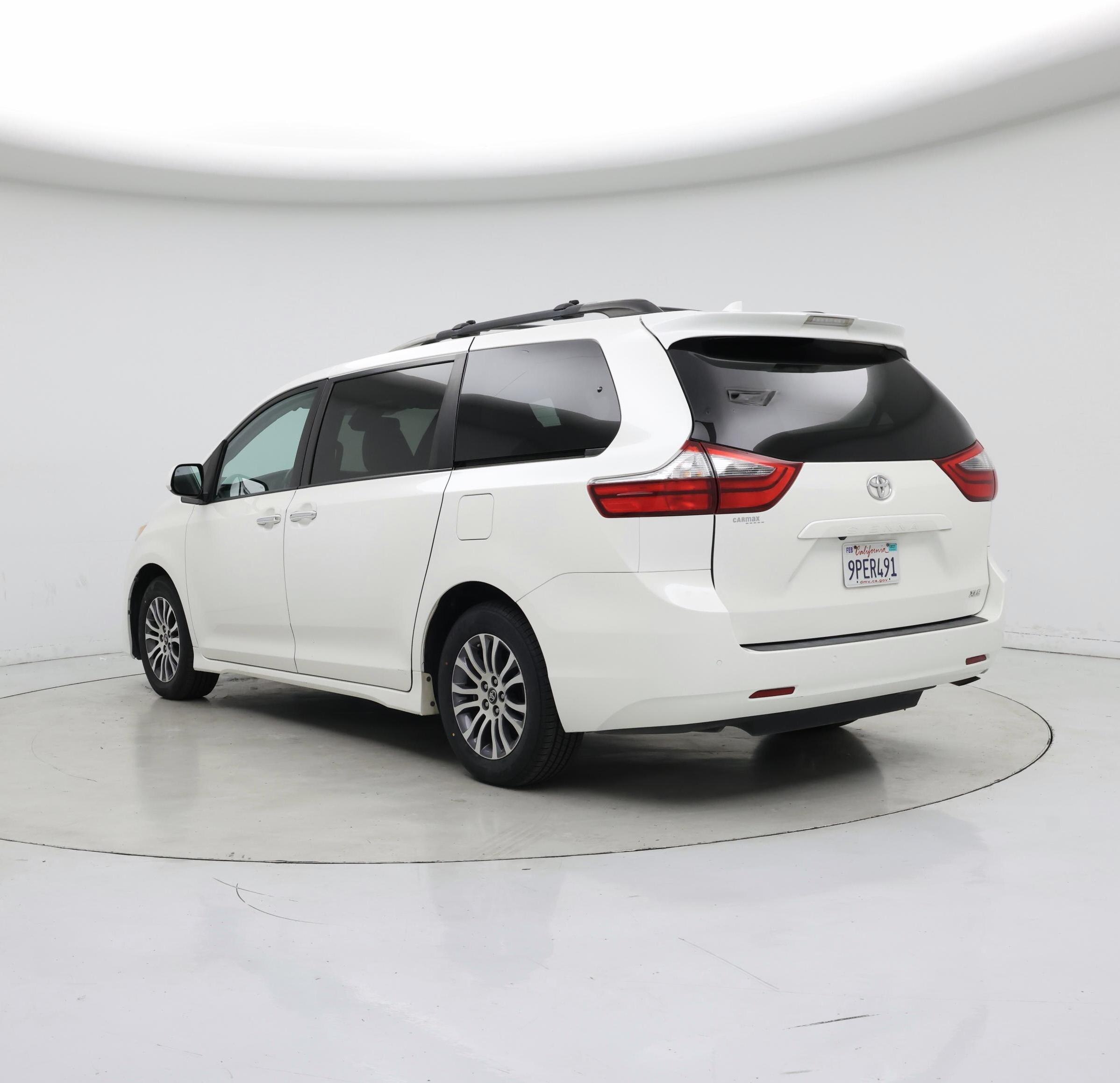 Thumbnail: 2020 Toyota Sienna - 2