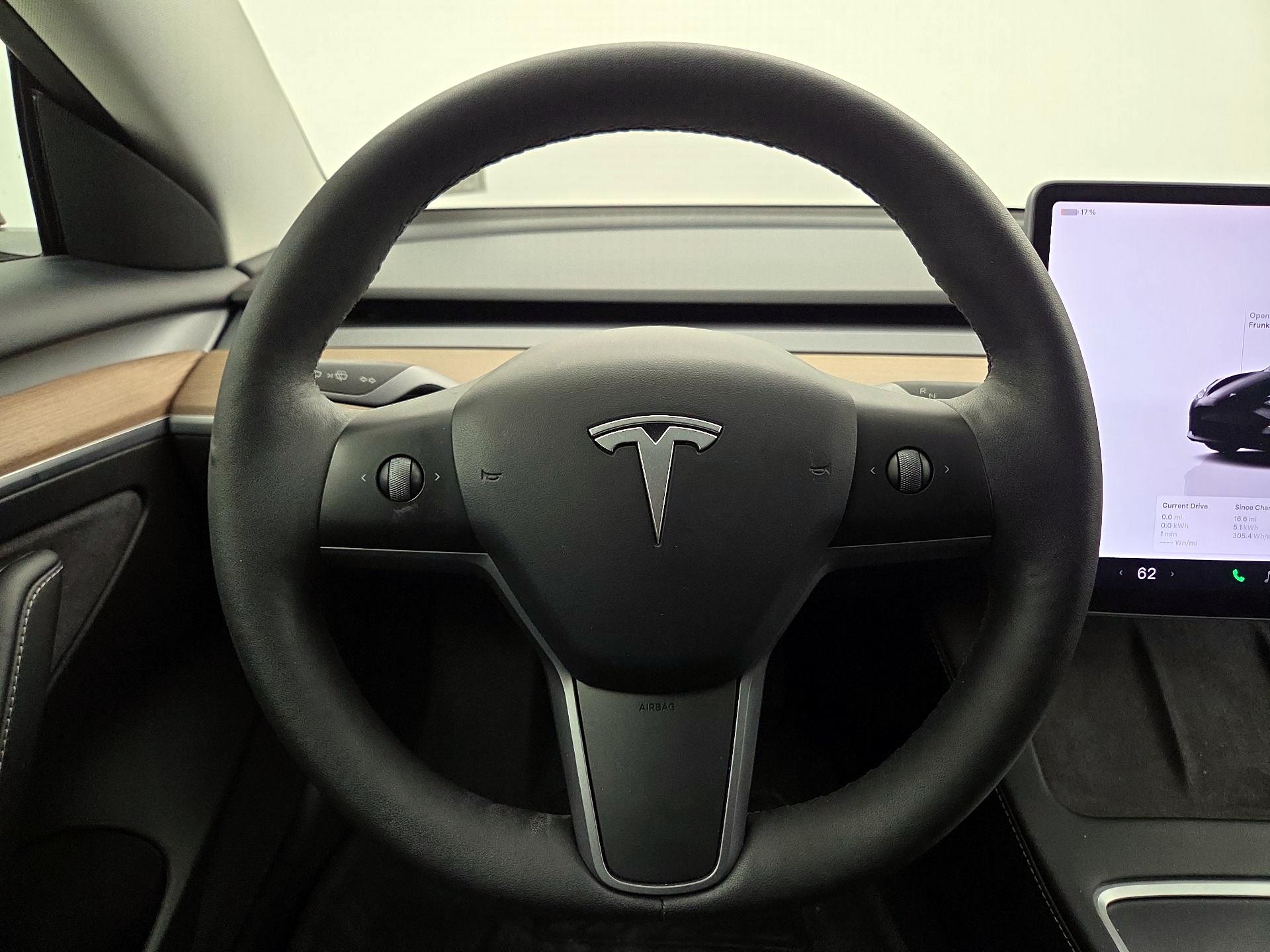 Thumbnail: 2023 Tesla Model 3 - 10