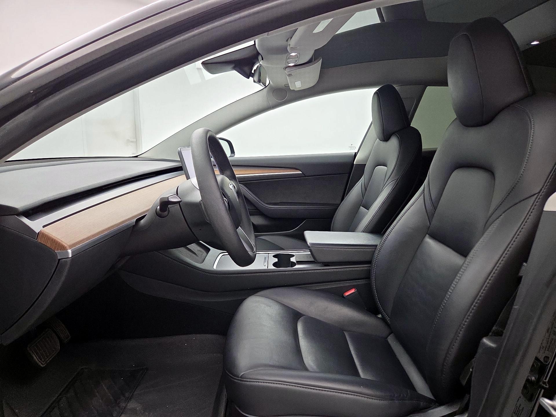 Thumbnail: 2023 Tesla Model 3 - 11