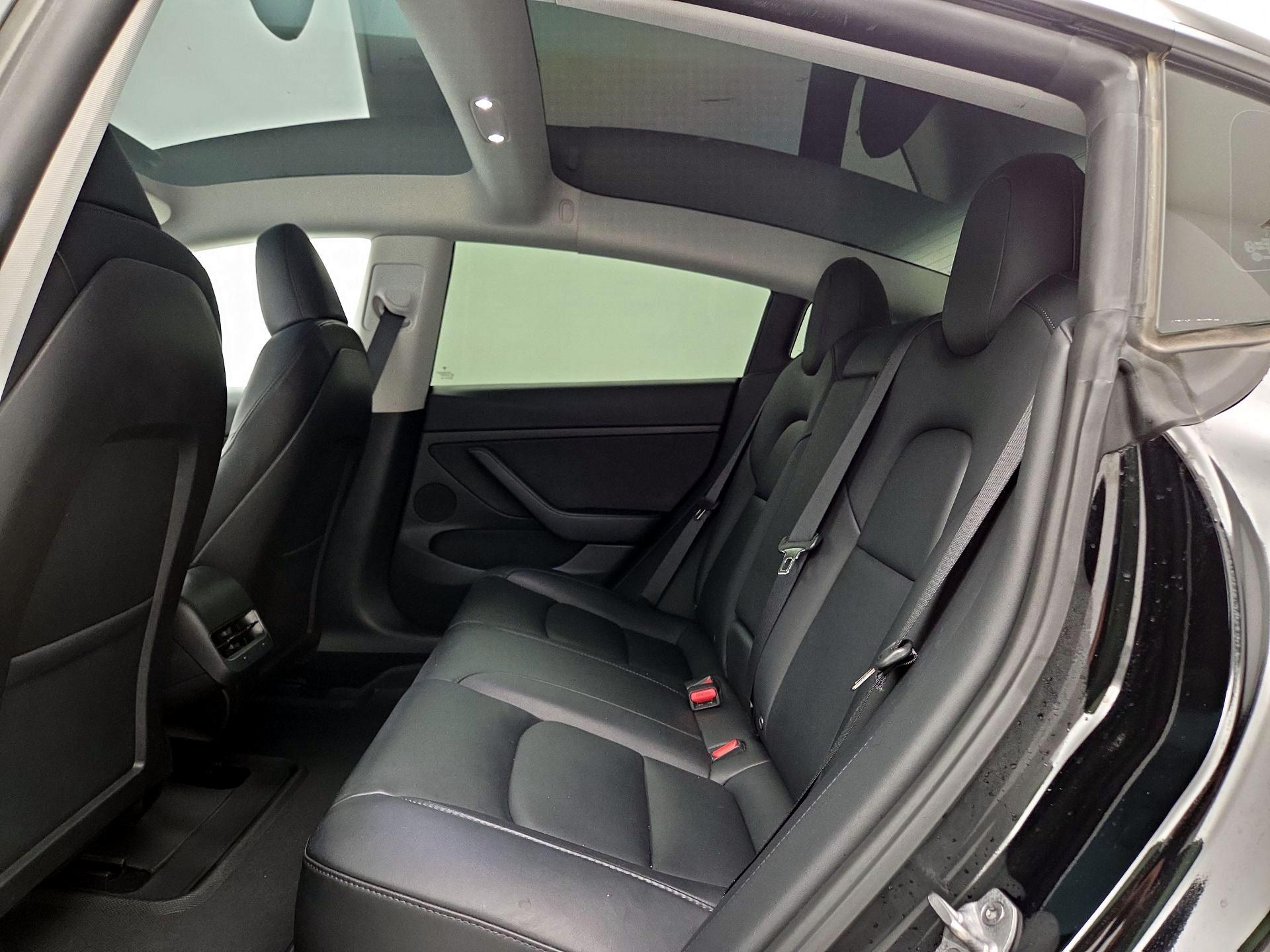 Thumbnail: 2023 Tesla Model 3 - 19