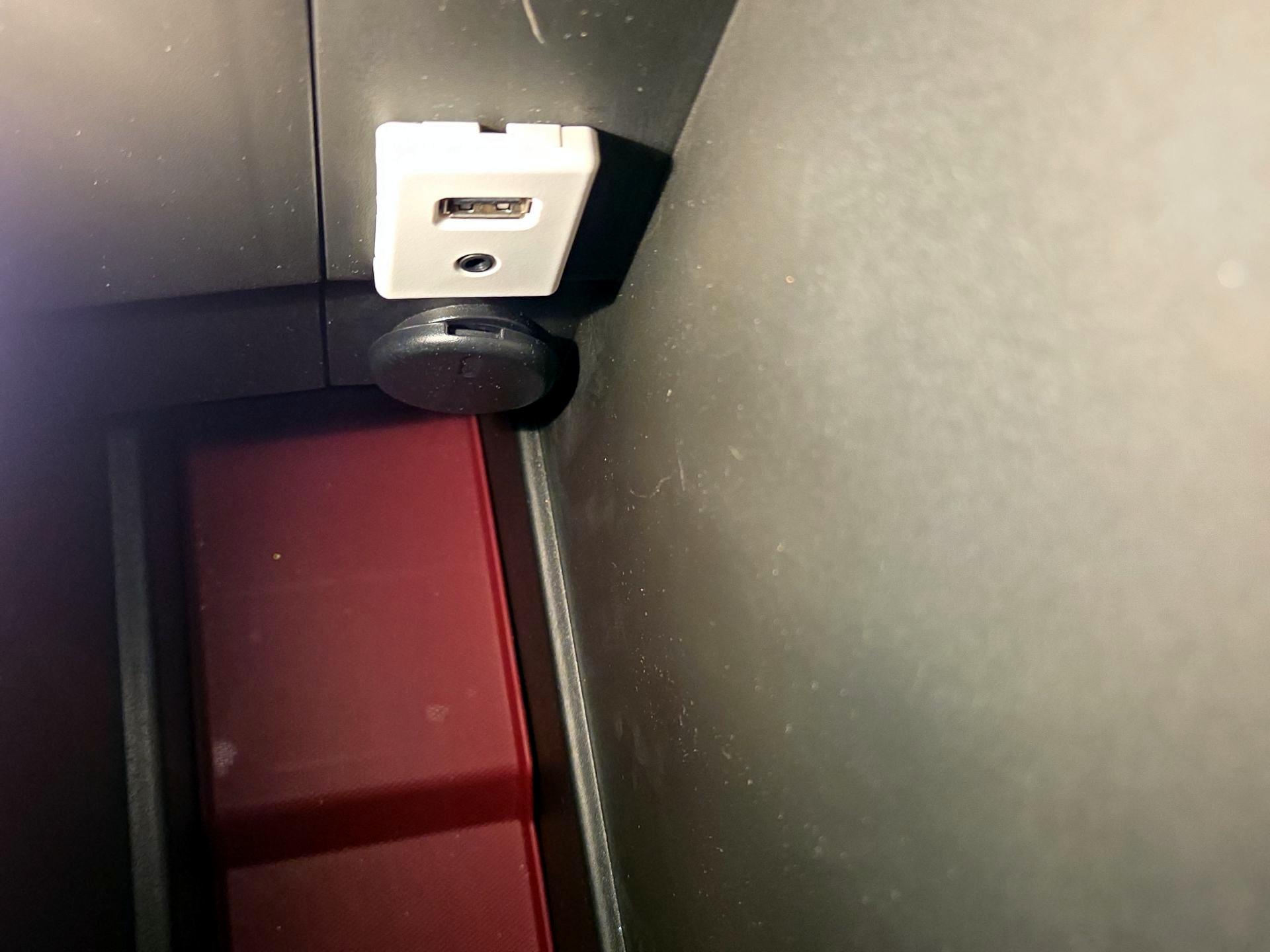 Thumbnail: 2015 GMC Terrain - 17