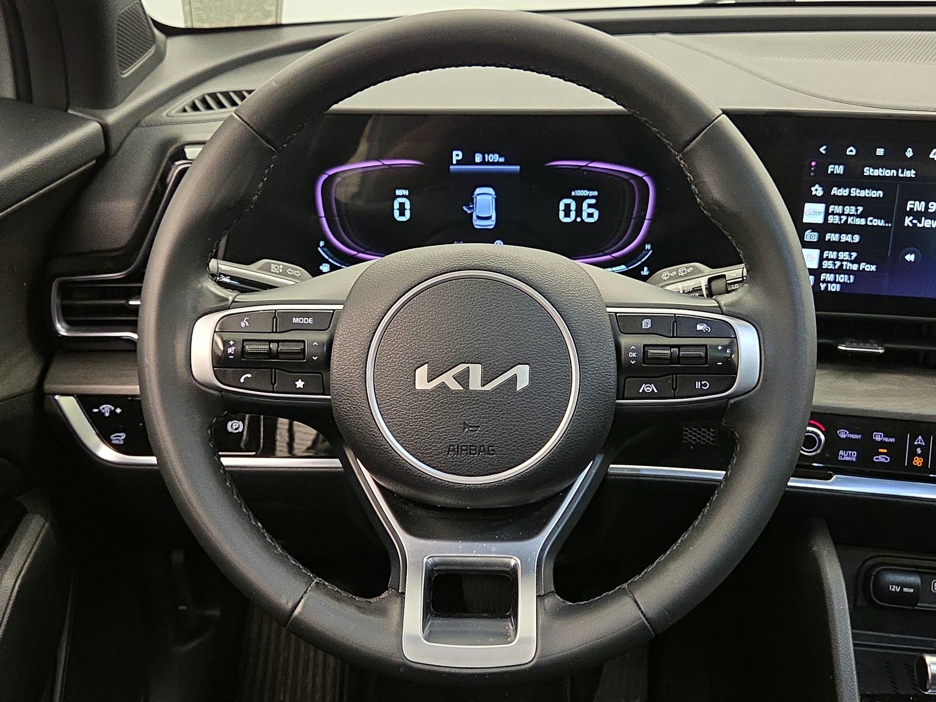 Thumbnail: 2023 Kia Sportage - 10