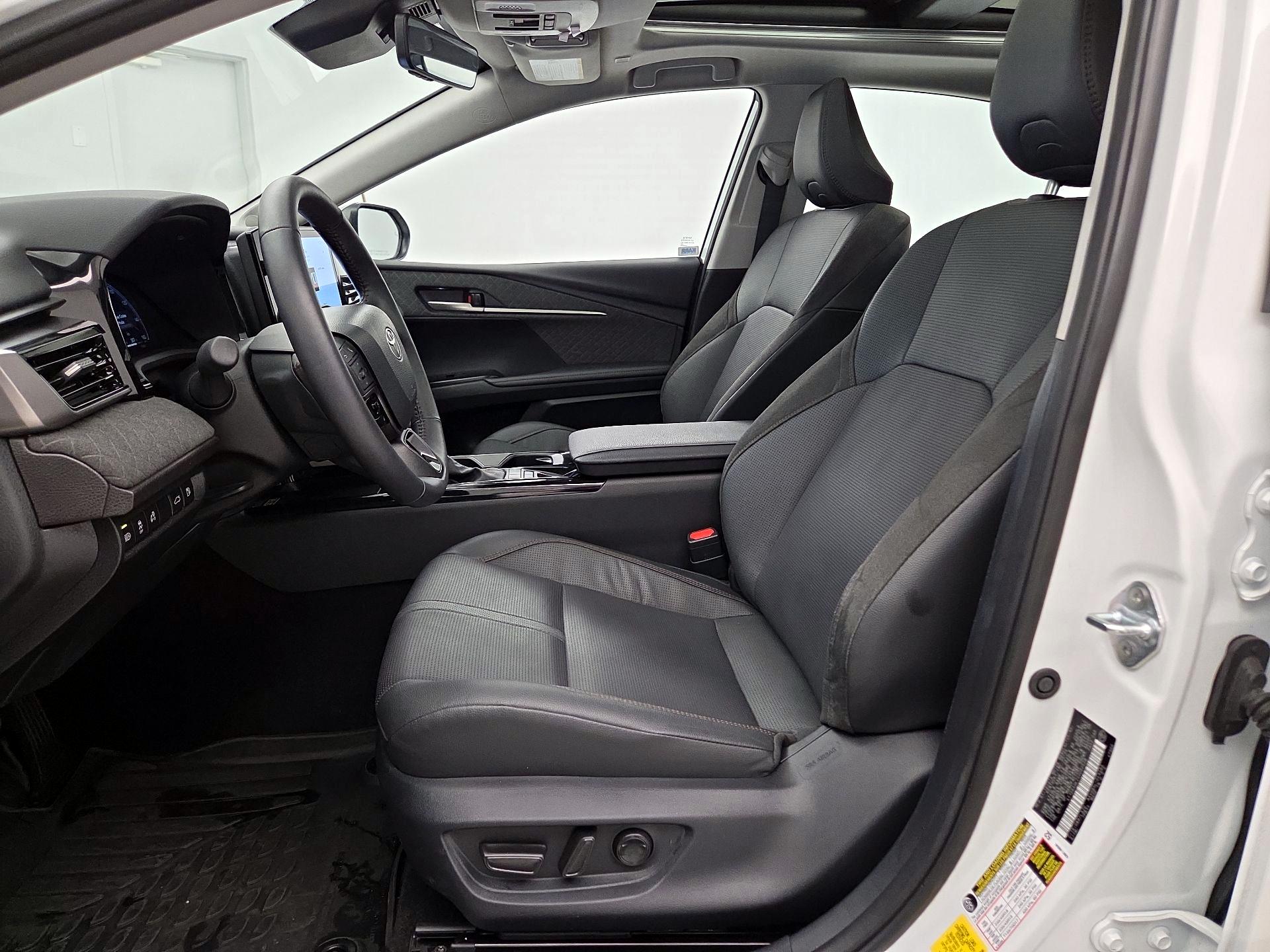 Thumbnail: 2025 Toyota Camry - 11