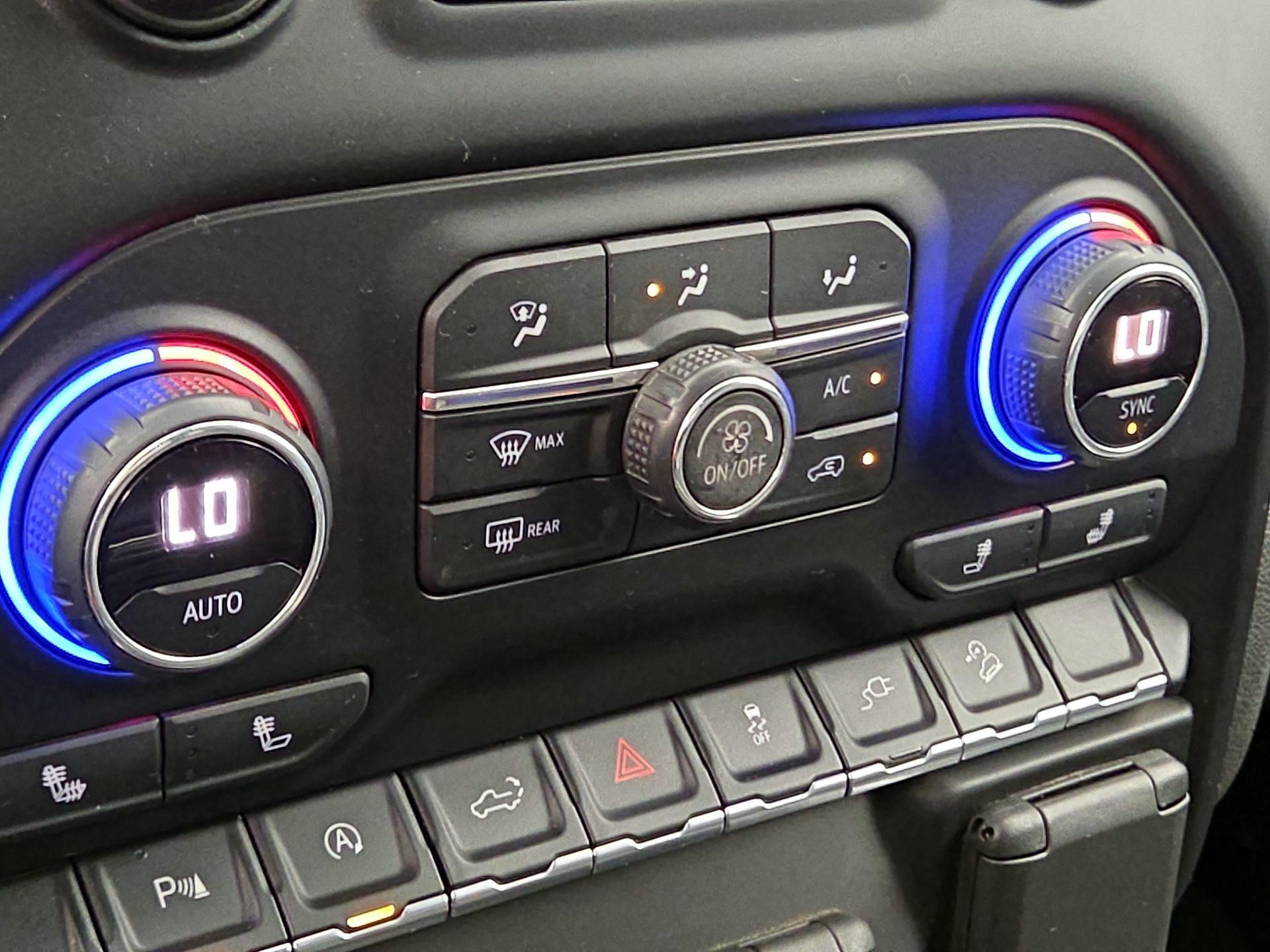 Thumbnail: 2021 Chevrolet Silverado 1500 - 16