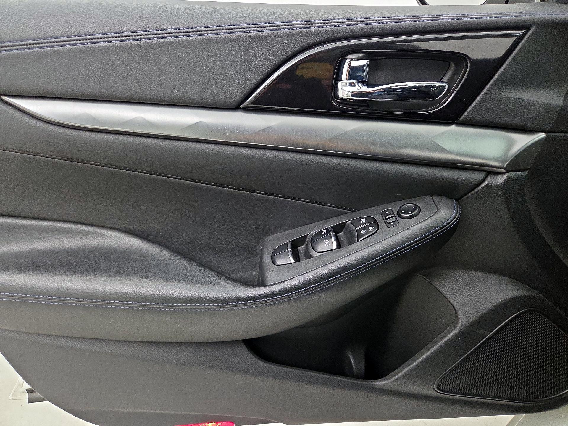 Thumbnail: 2019 Nissan Maxima - 12