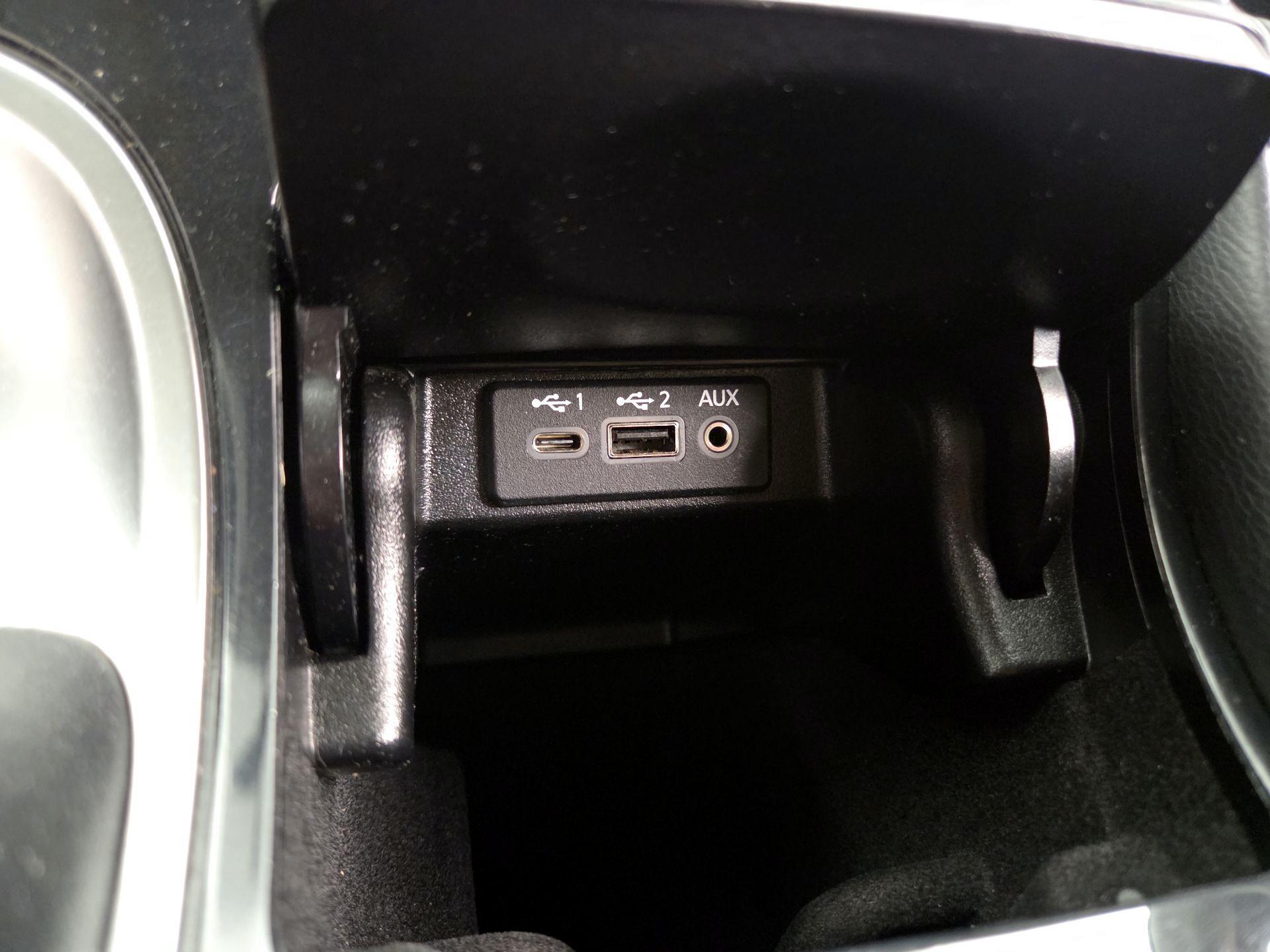 Thumbnail: 2019 Nissan Maxima - 18