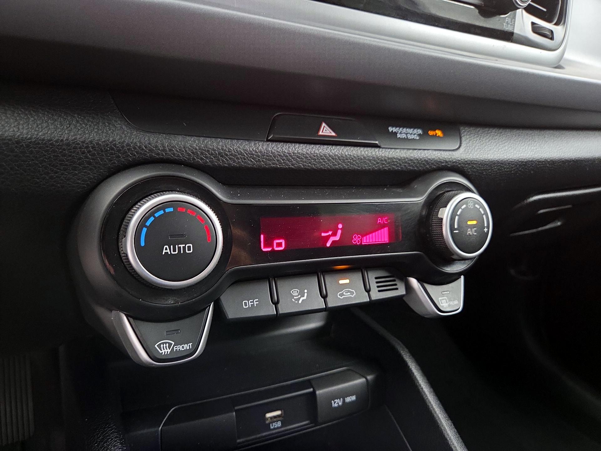 Thumbnail: 2022 Kia Rio5 - 16