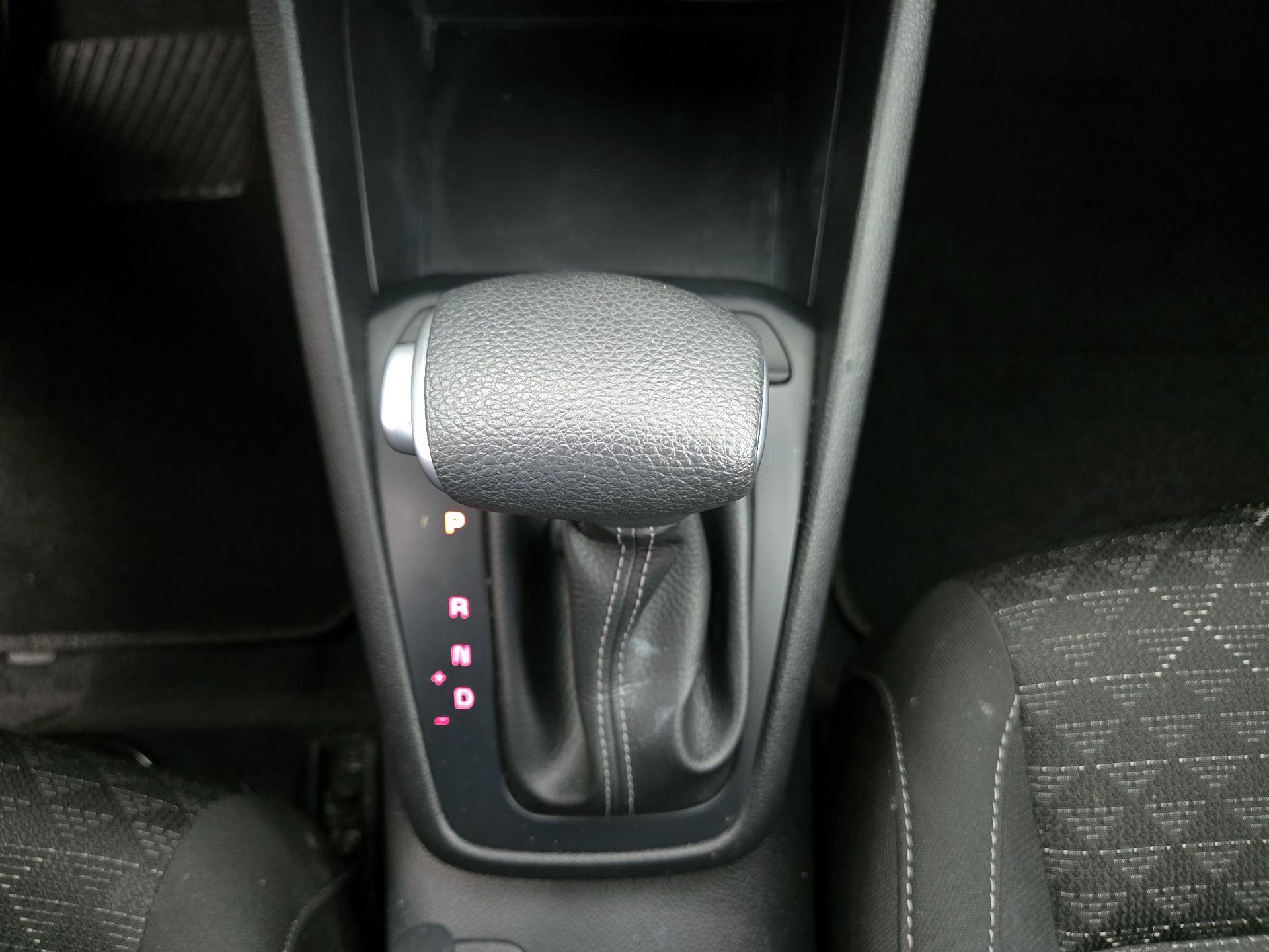 Thumbnail: 2022 Kia Rio5 - 17