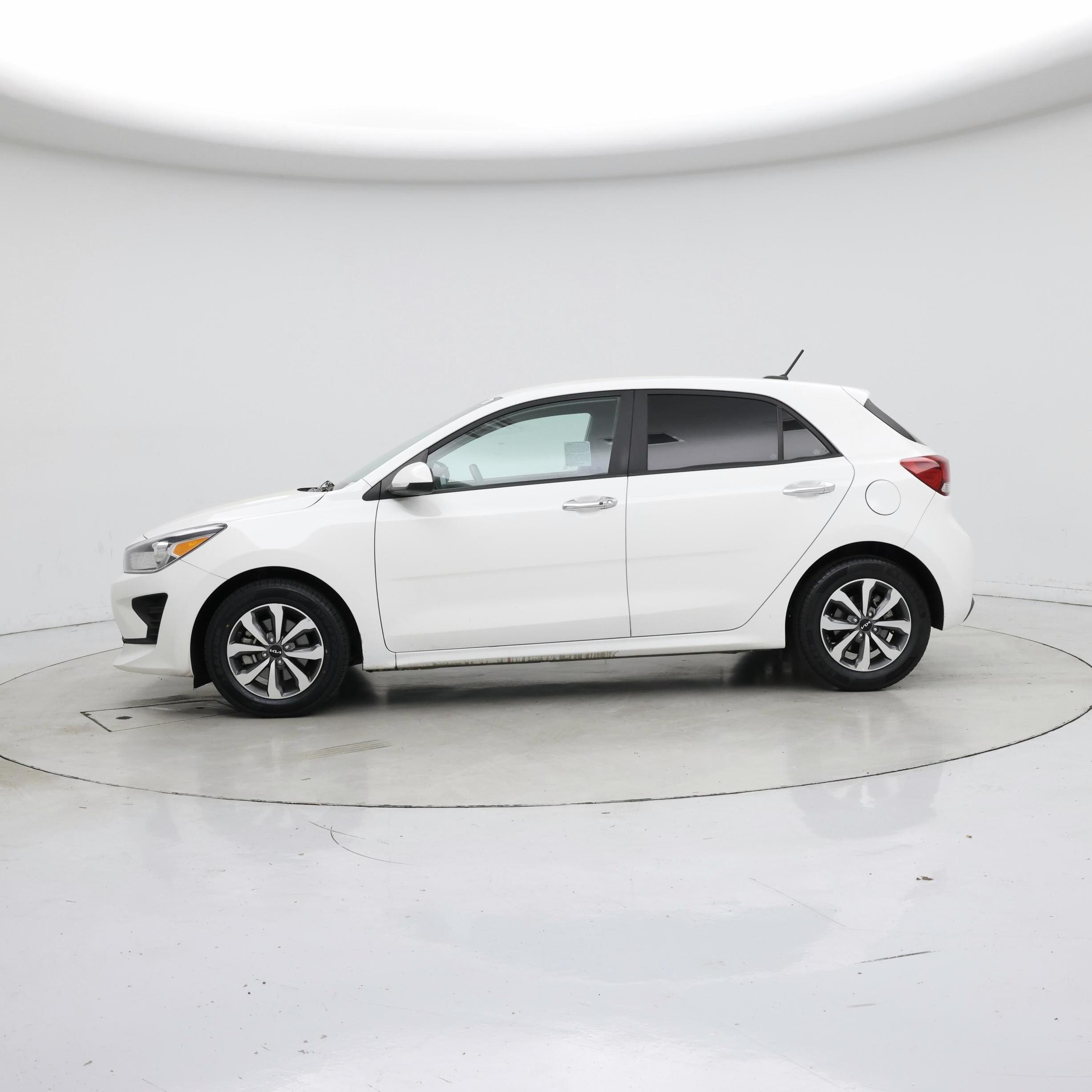 Thumbnail: 2022 Kia Rio5 - 3