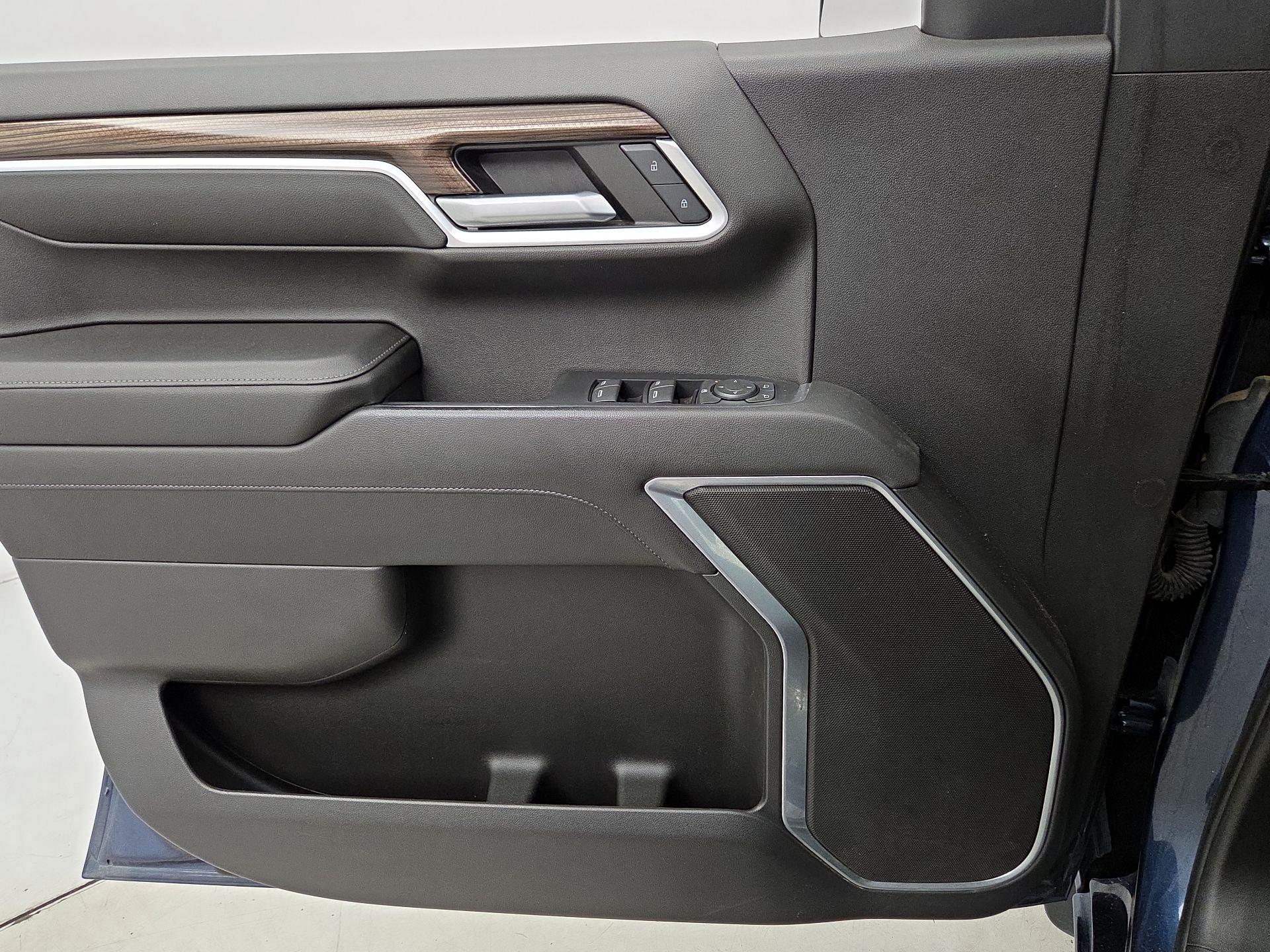 Thumbnail: 2022 Chevrolet Silverado 1500 - 12