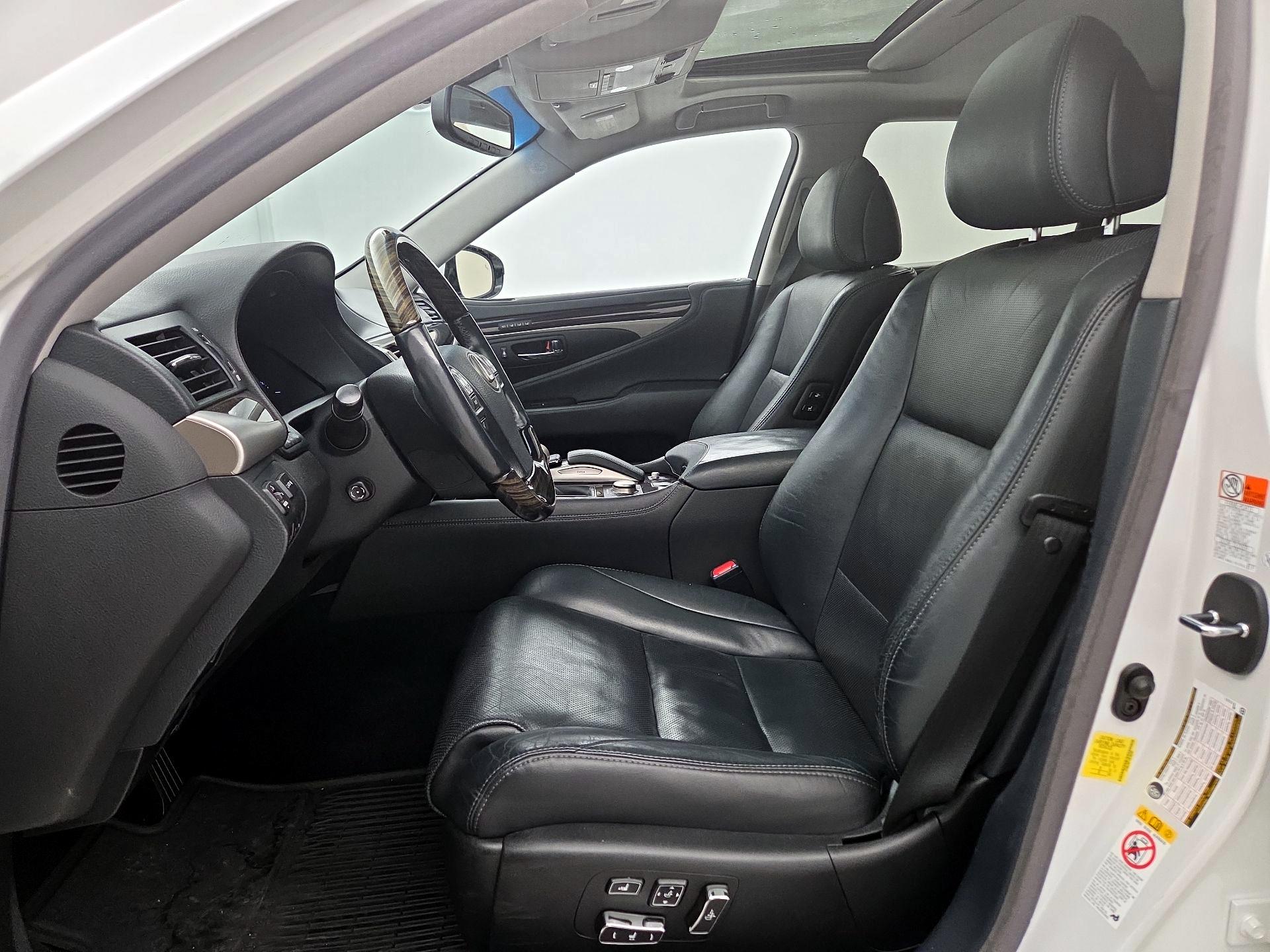 Thumbnail: 2017 Lexus LS - 11