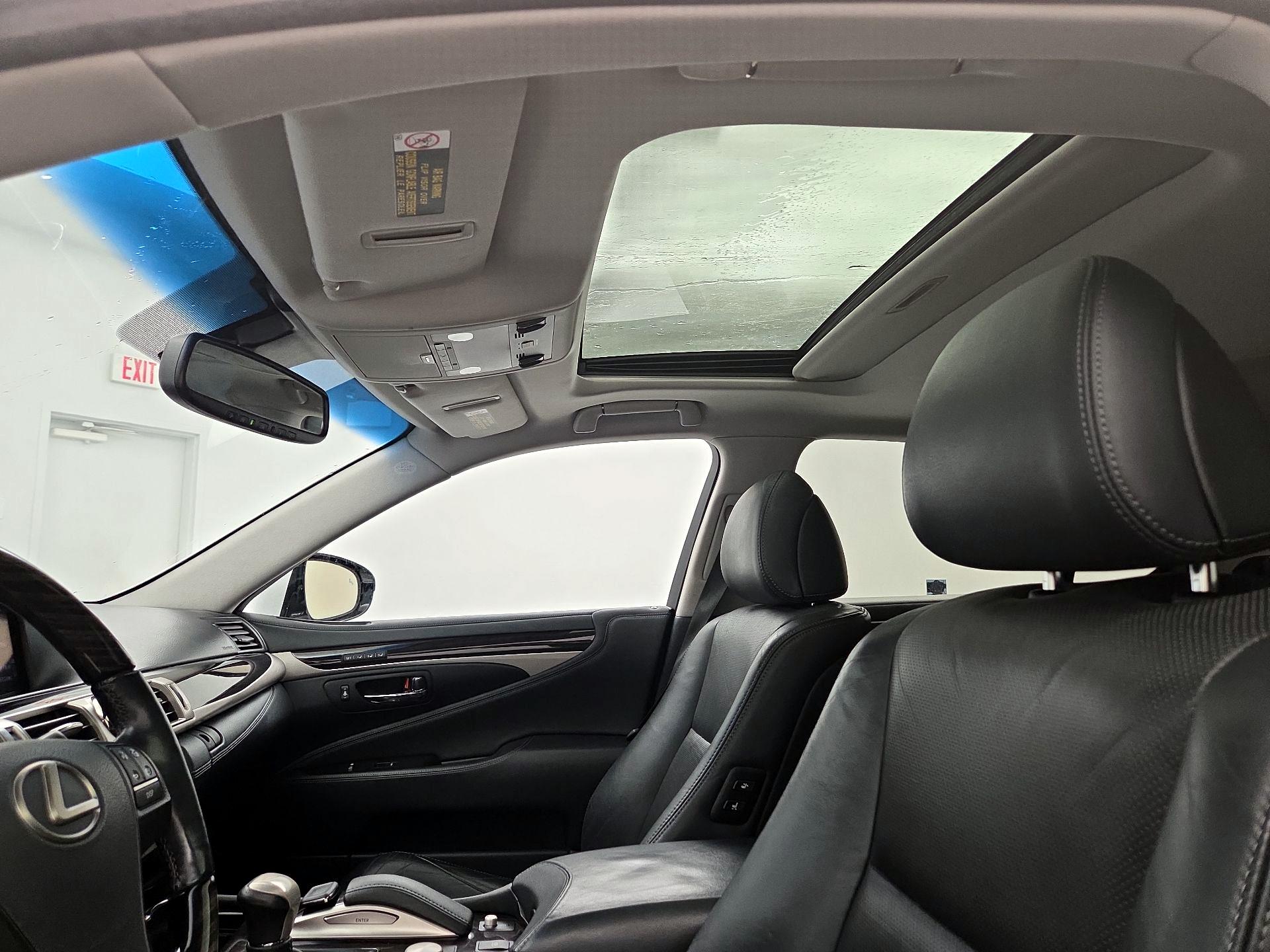 Thumbnail: 2017 Lexus LS - 20