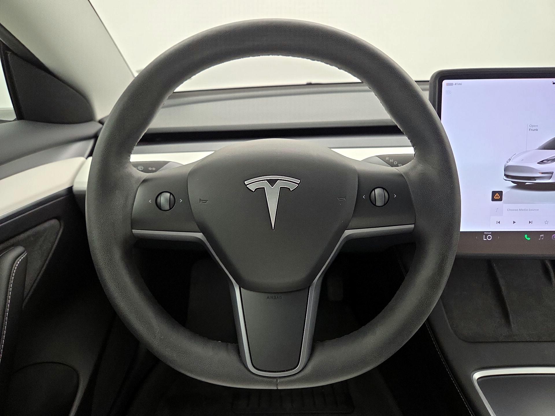 Thumbnail: 2023 Tesla Model 3 - 10