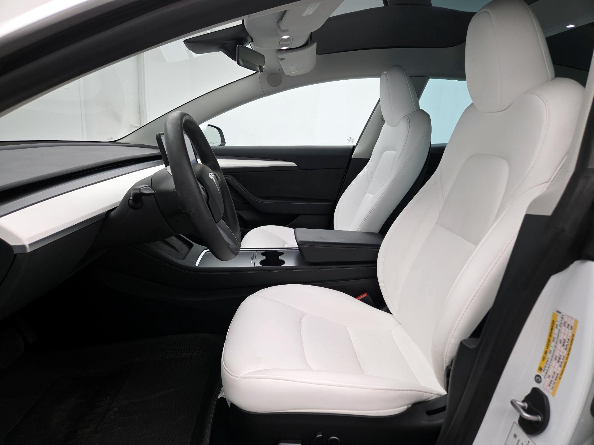 Thumbnail: 2023 Tesla Model 3 - 11