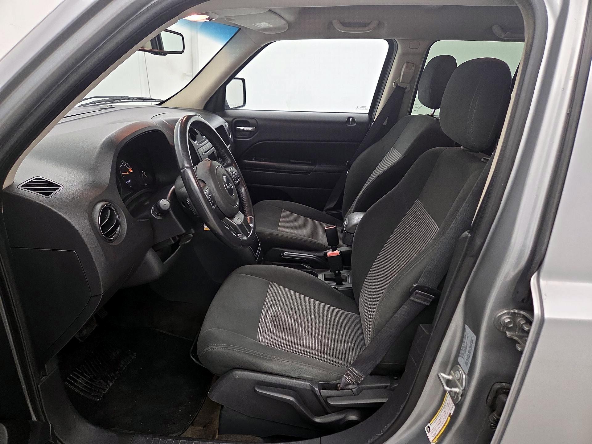 Thumbnail: 2017 Jeep Patriot - 11