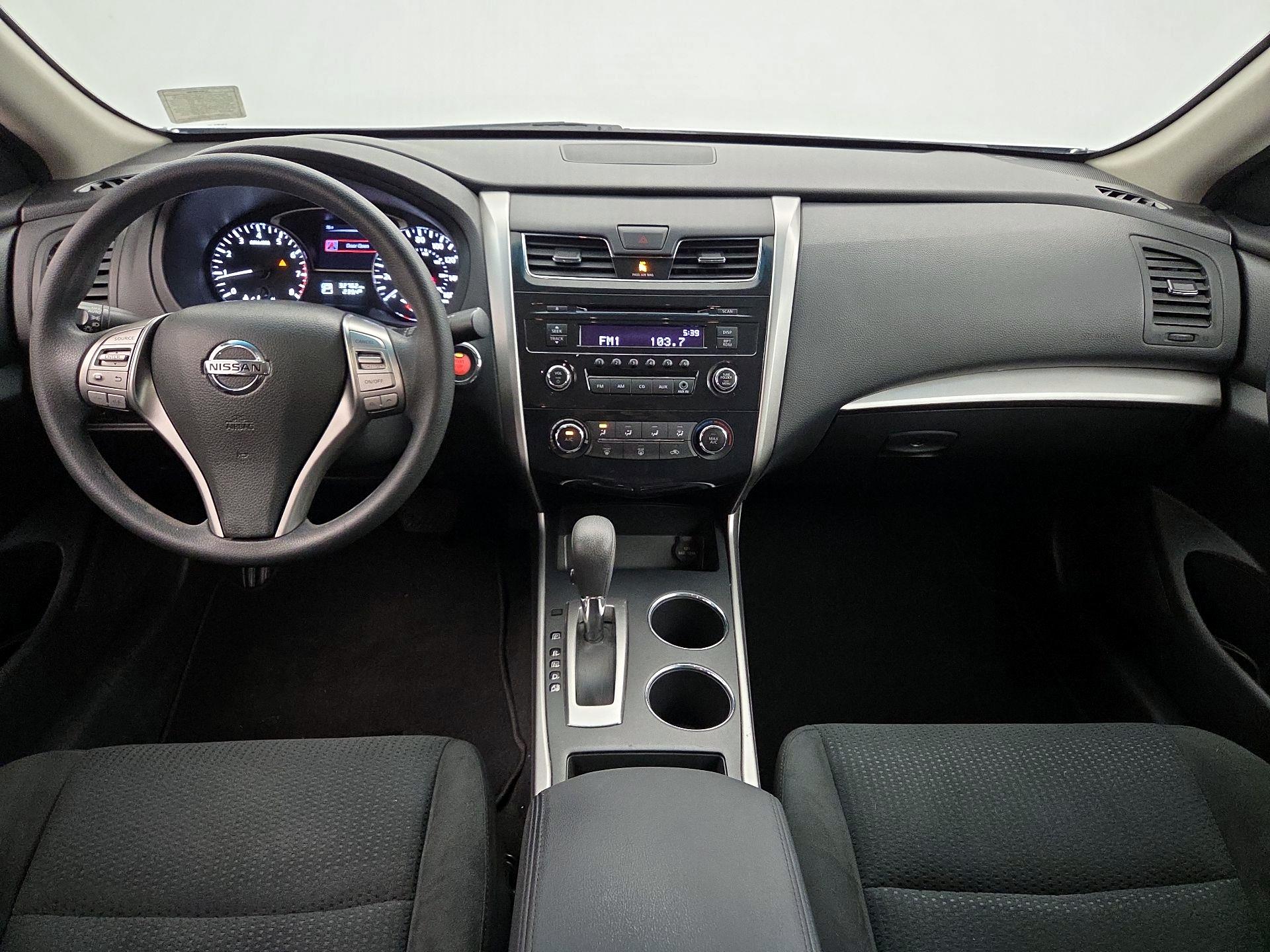 Thumbnail: 2015 Nissan Altima - 9