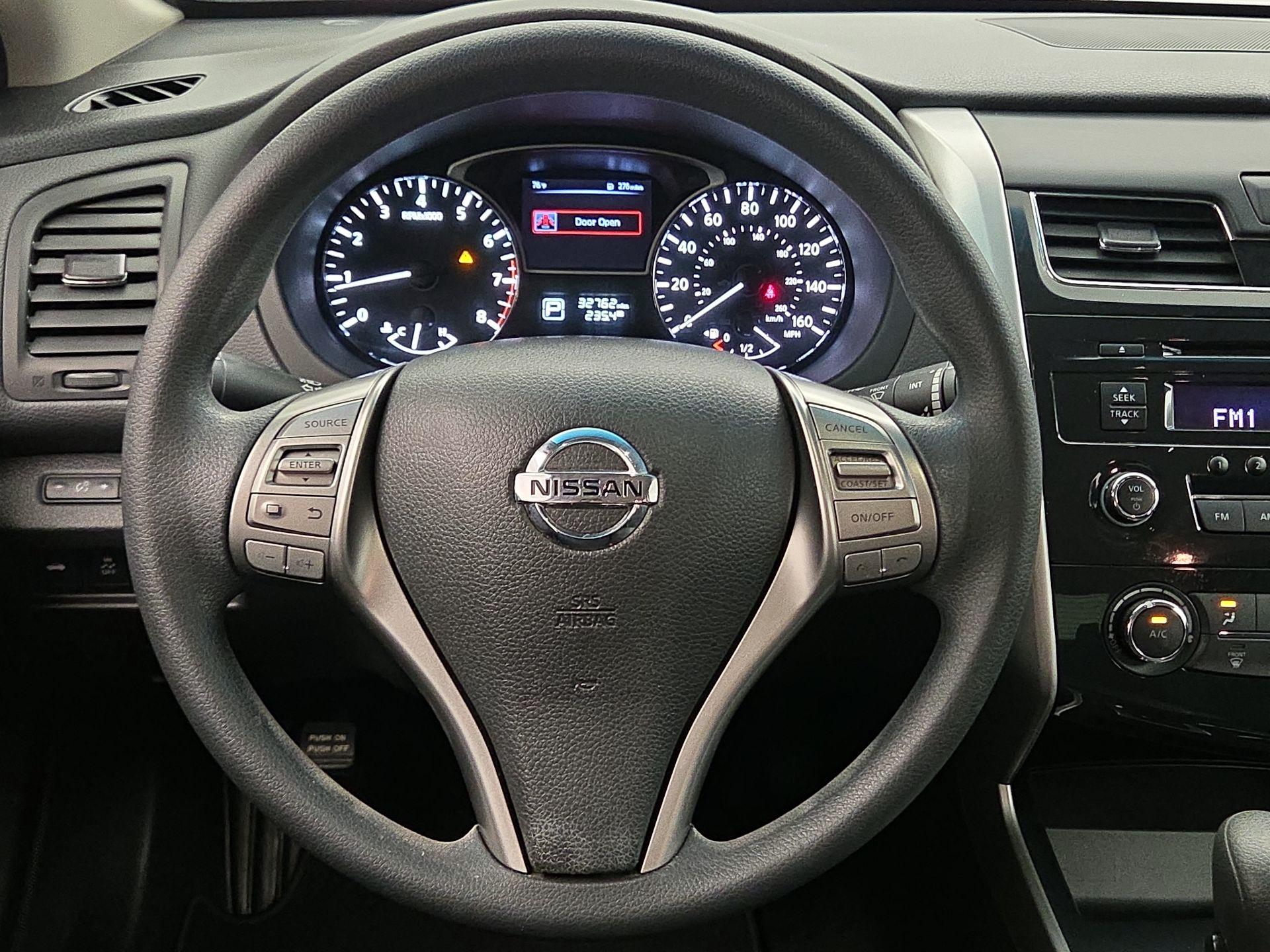 Thumbnail: 2015 Nissan Altima - 10