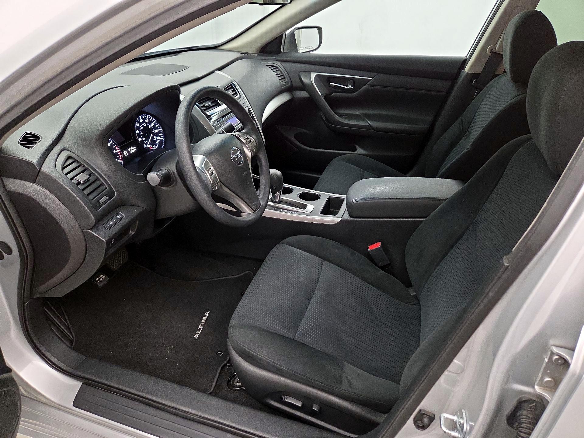 Thumbnail: 2015 Nissan Altima - 11