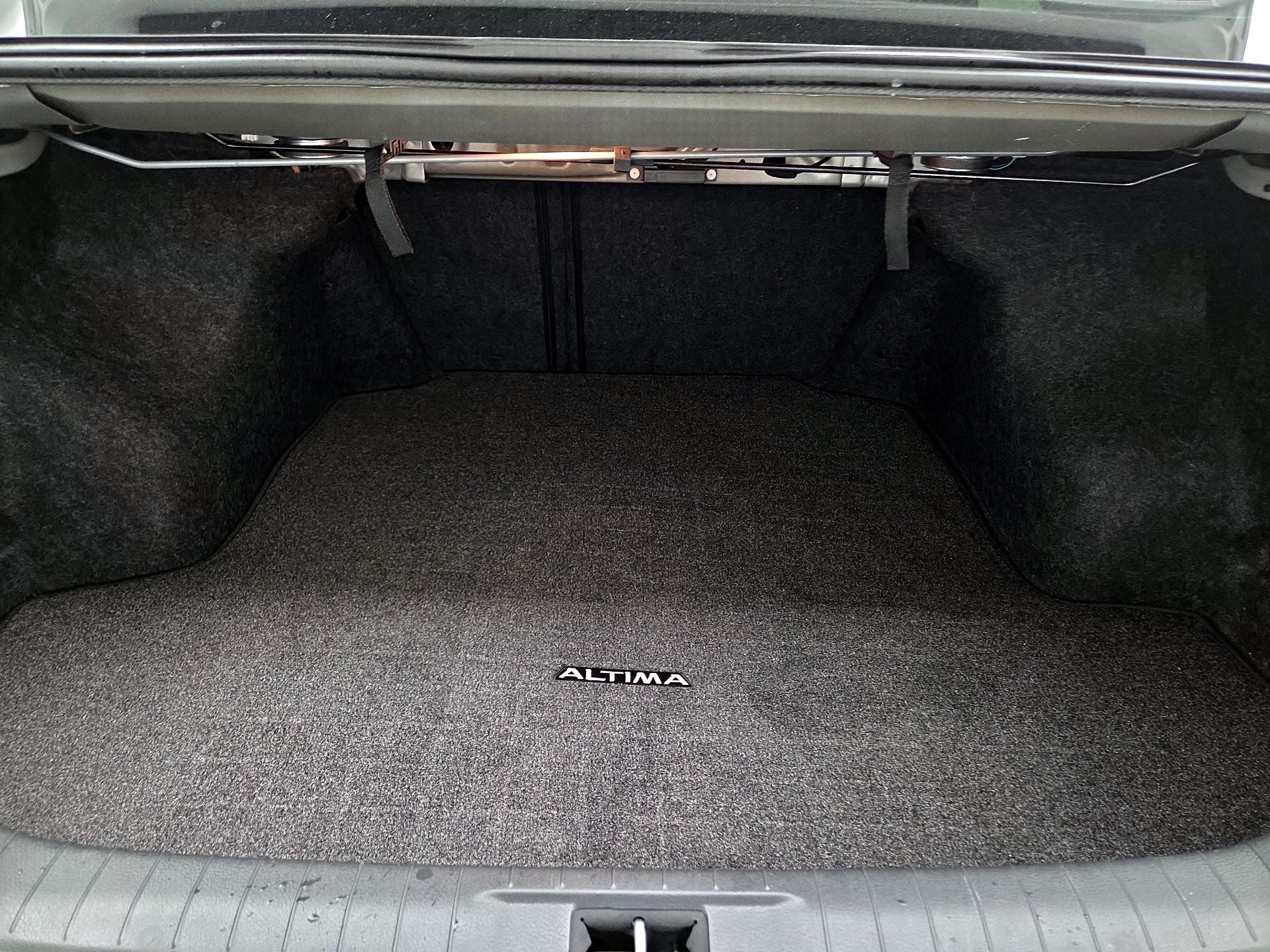 Thumbnail: 2015 Nissan Altima - 18