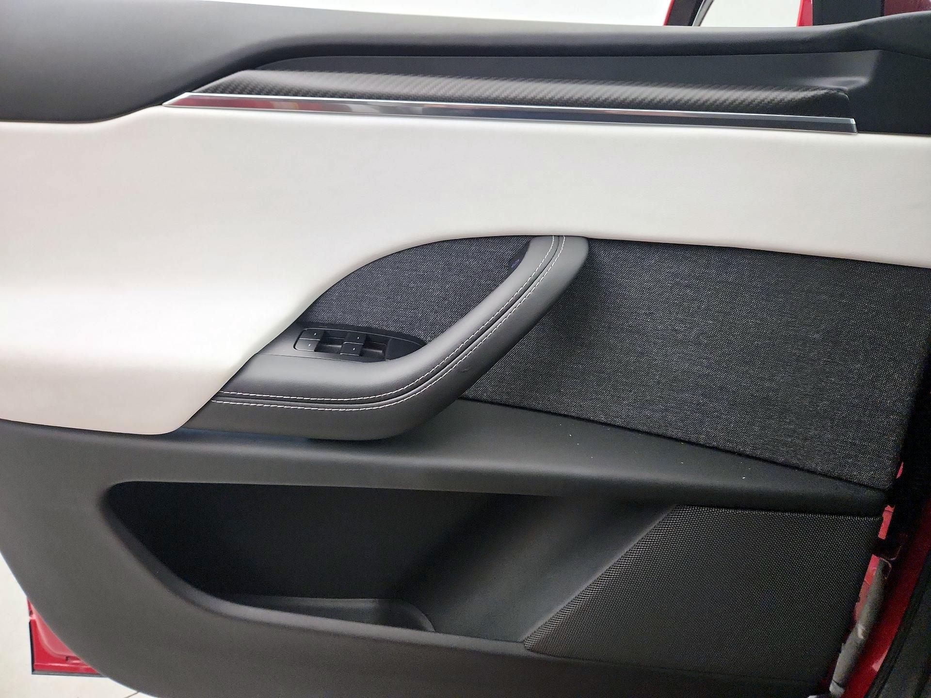 Thumbnail: 2023 Tesla Model X - 12