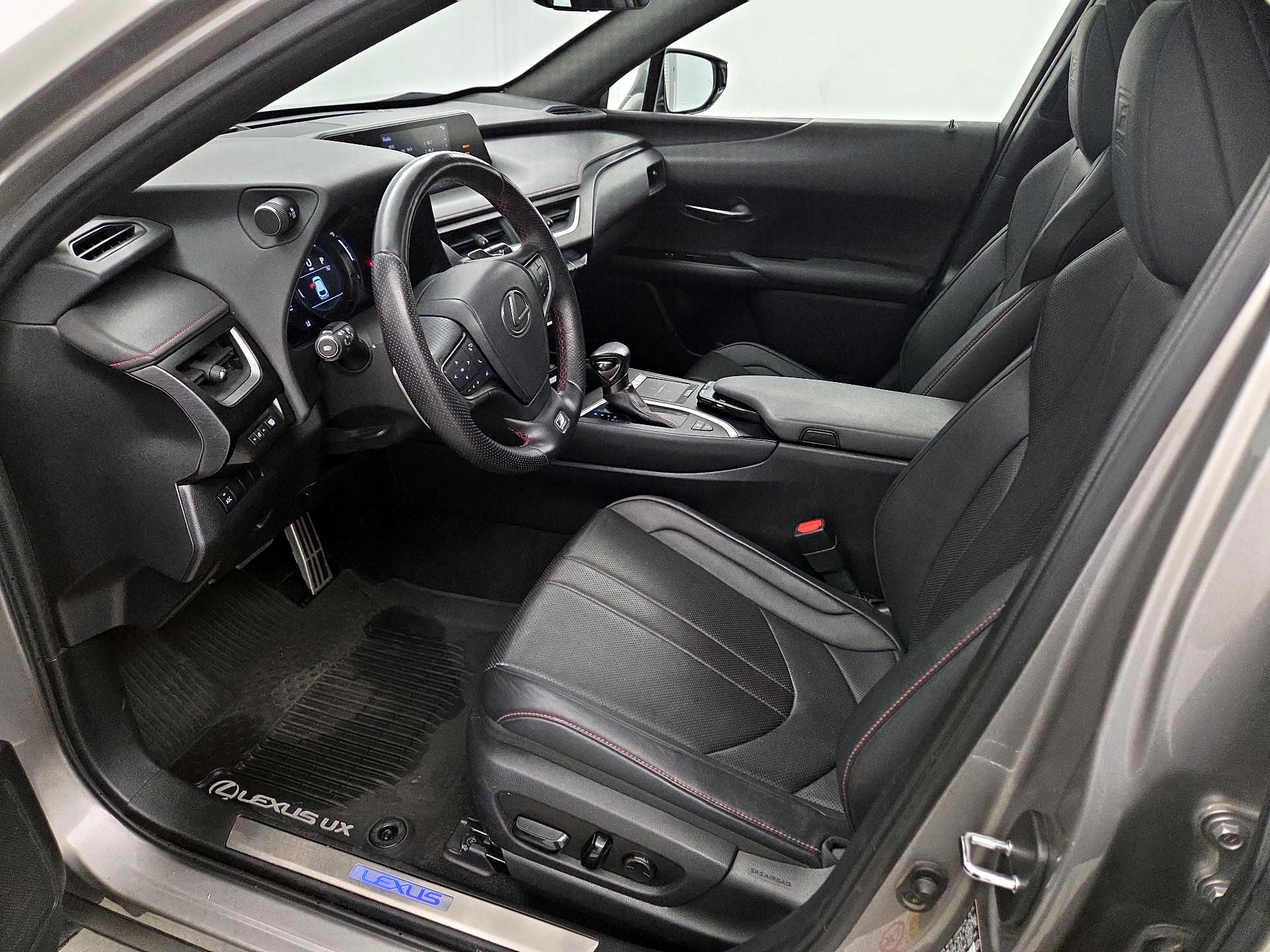 Thumbnail: 2019 Lexus UX - 11