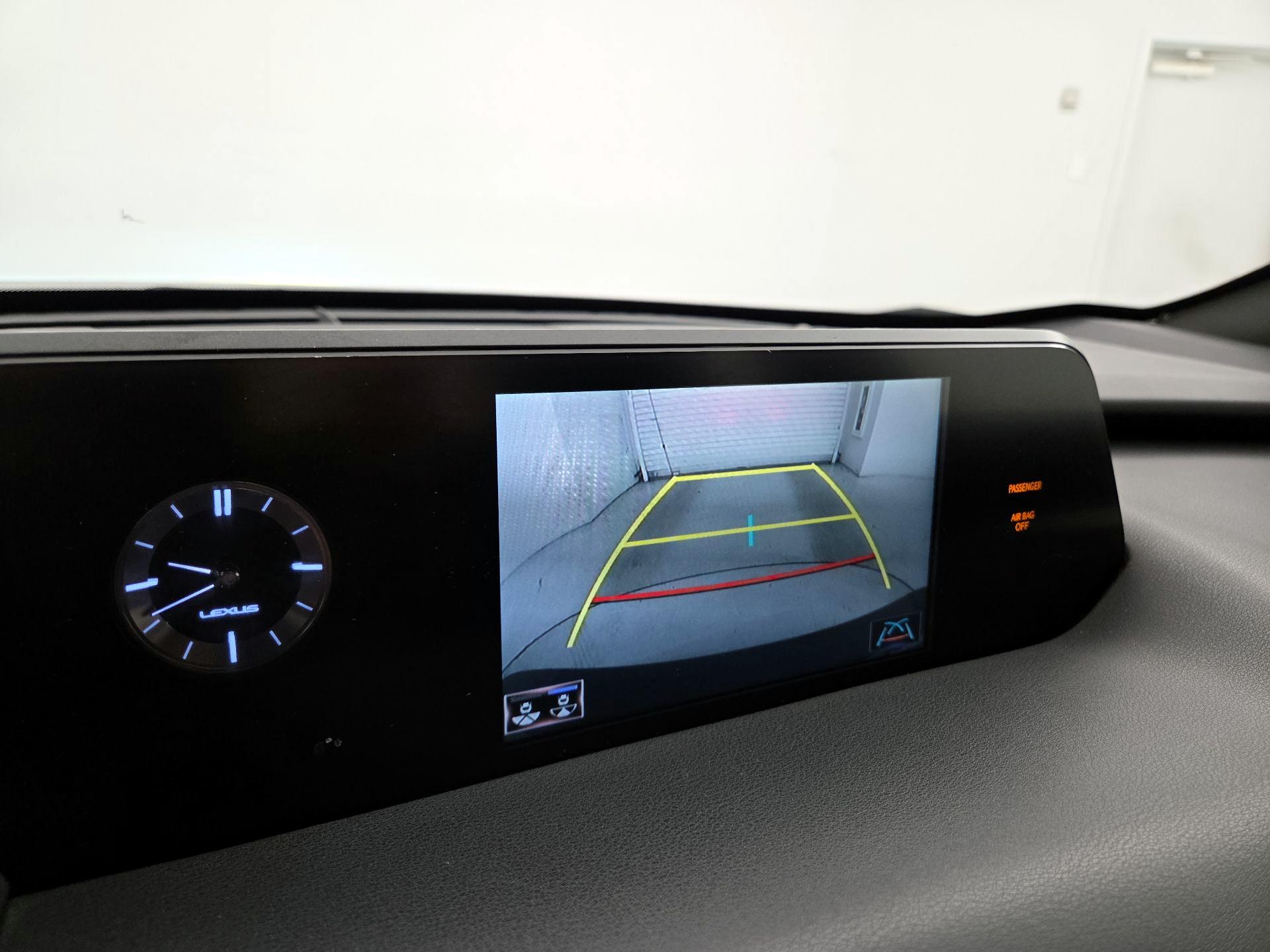 Thumbnail: 2019 Lexus UX - 14