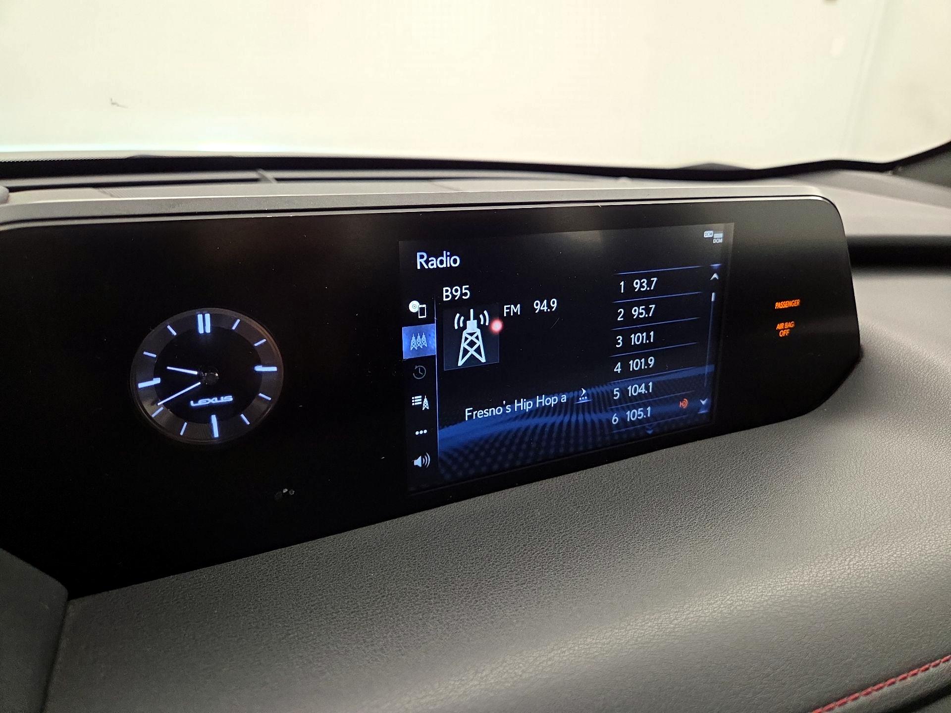 Thumbnail: 2019 Lexus UX - 15