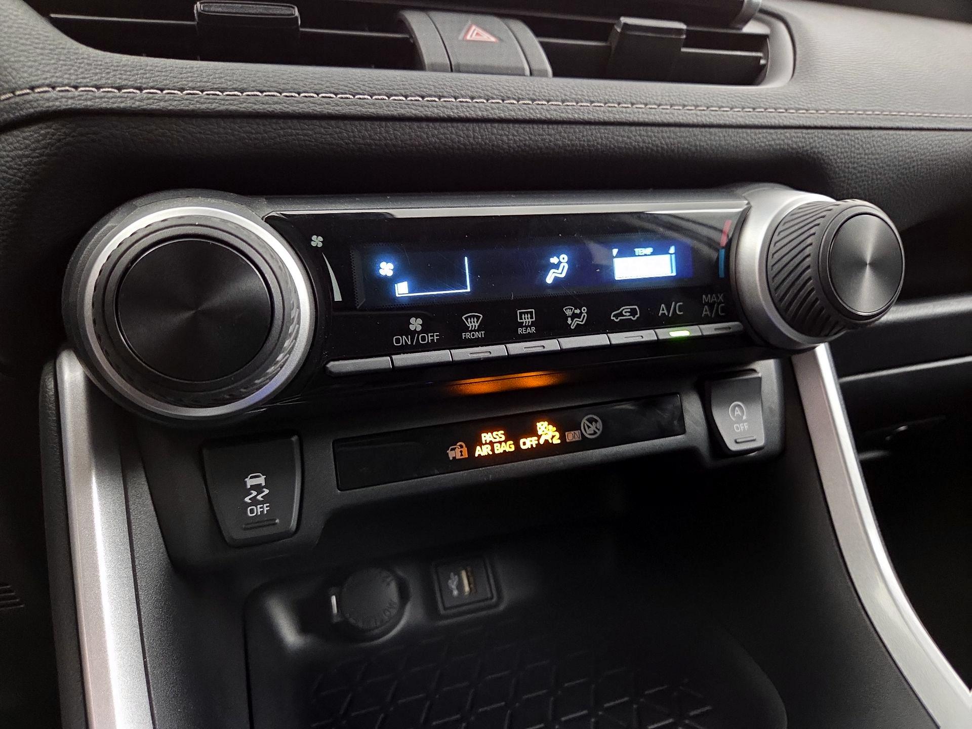 Thumbnail: 2025 Toyota RAV4 - 16