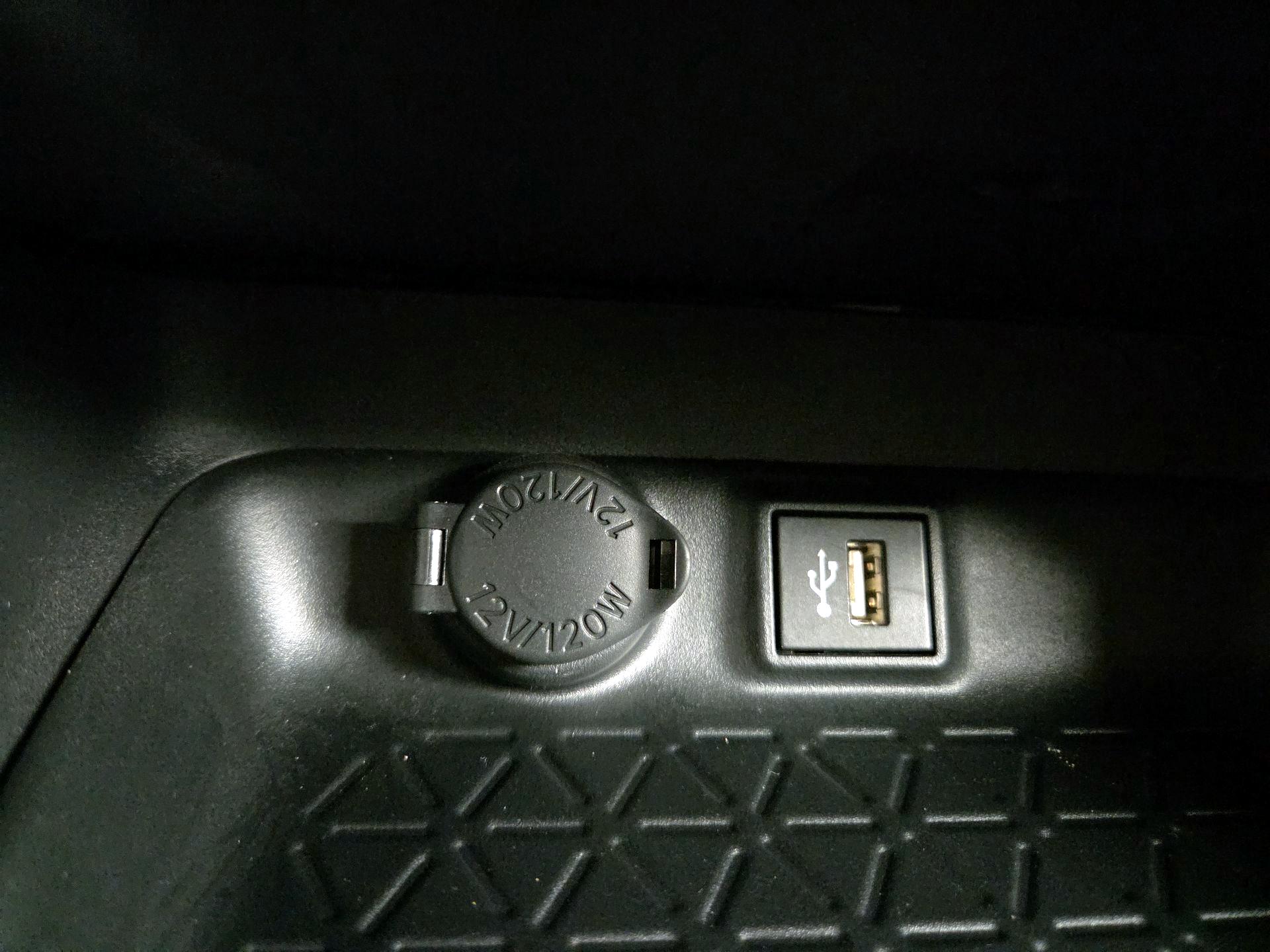 Thumbnail: 2025 Toyota RAV4 - 18