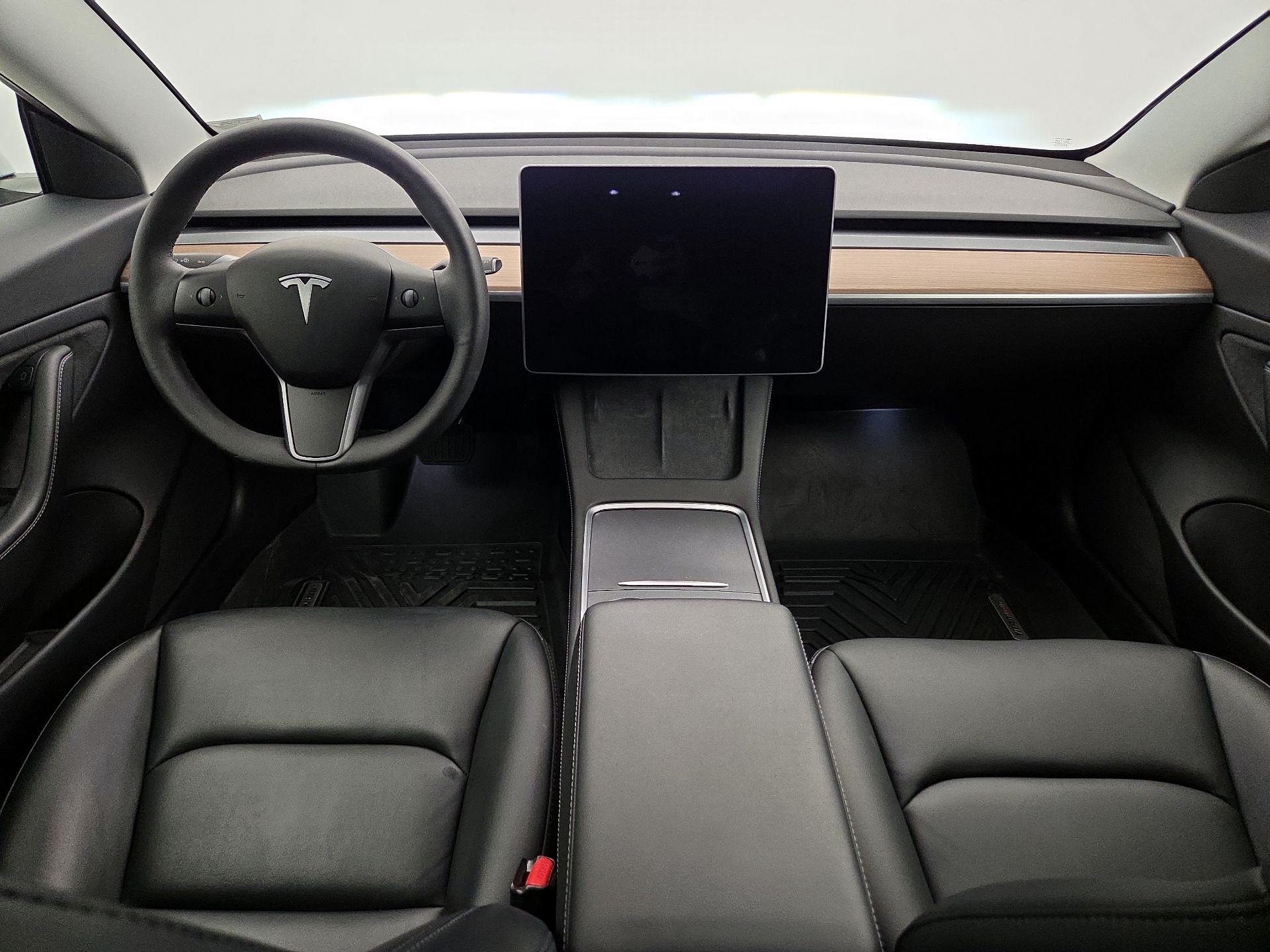Thumbnail: 2021 Tesla Model 3 - 9