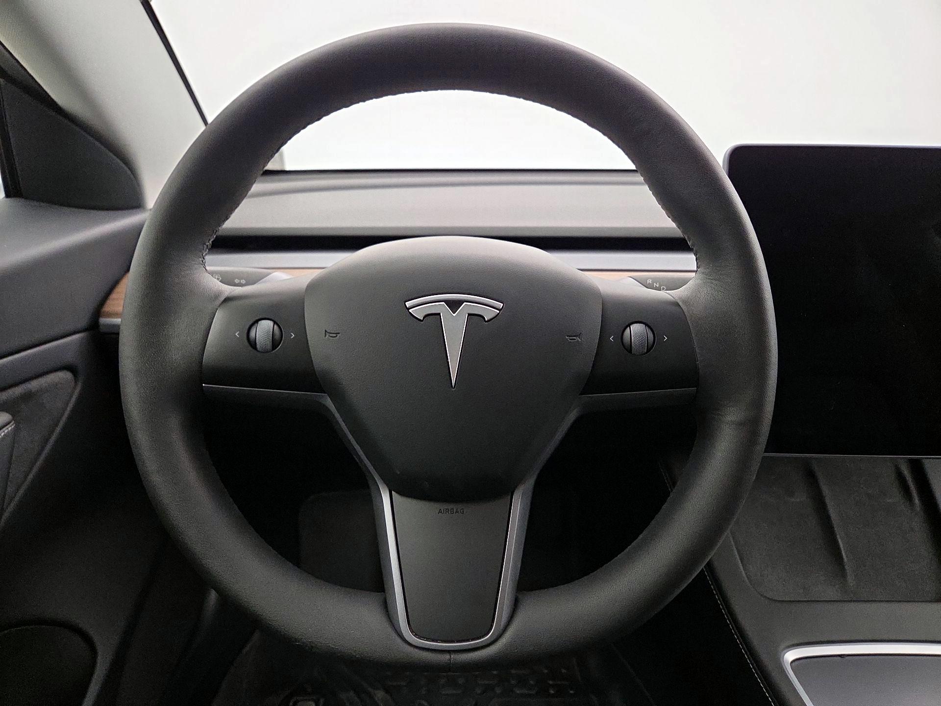 Thumbnail: 2021 Tesla Model 3 - 10