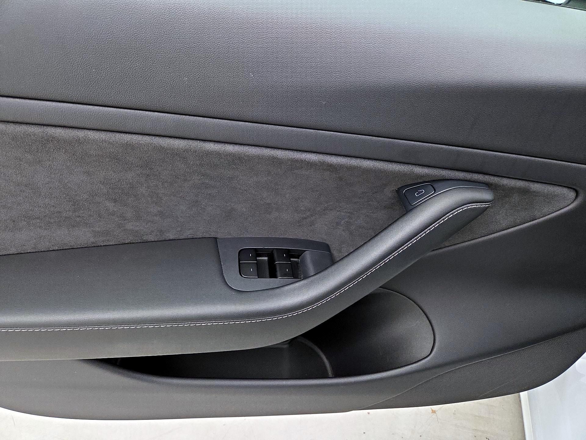 Thumbnail: 2021 Tesla Model 3 - 12