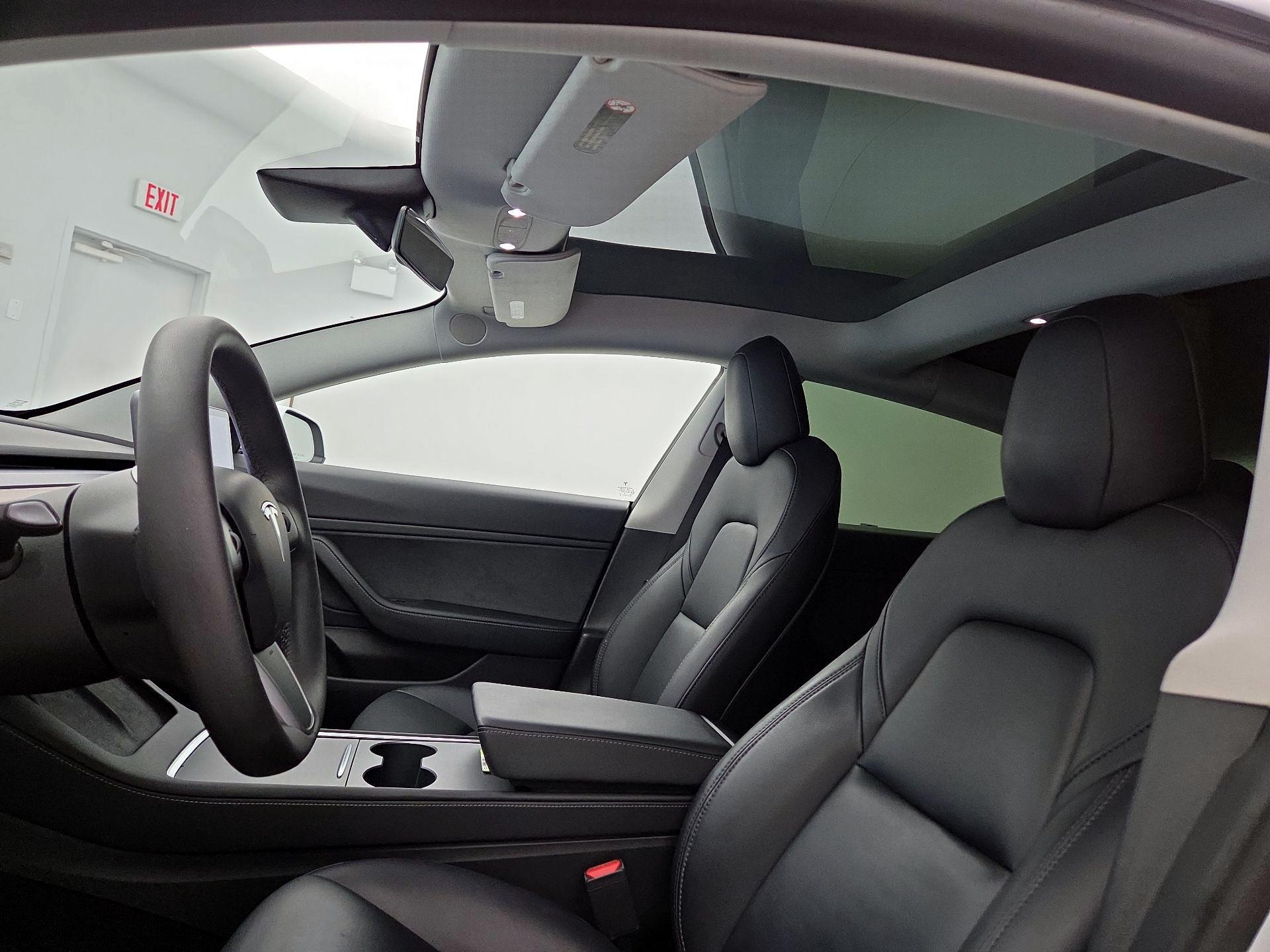 Thumbnail: 2021 Tesla Model 3 - 17