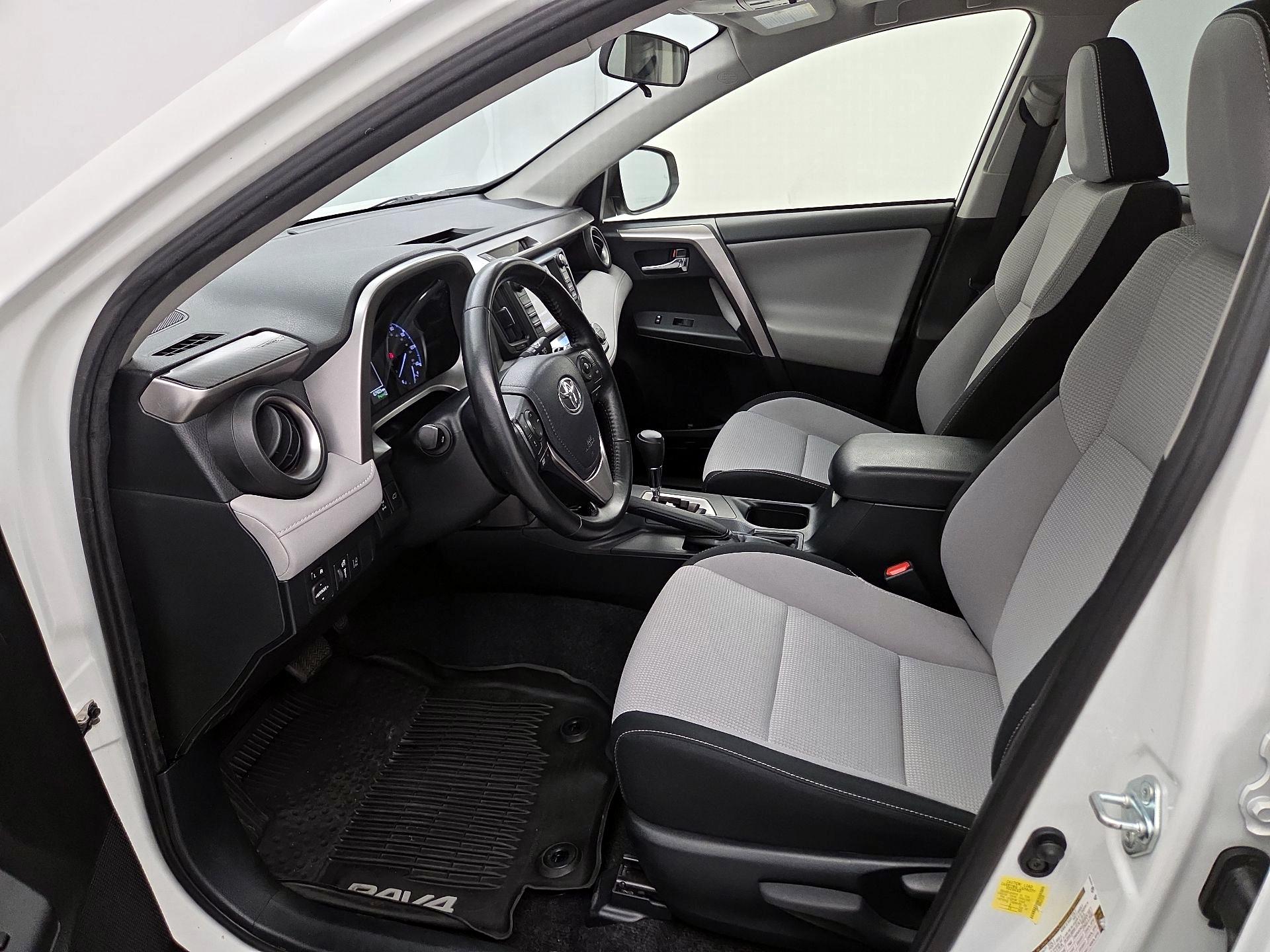 Thumbnail: 2018 Toyota RAV4 - 11