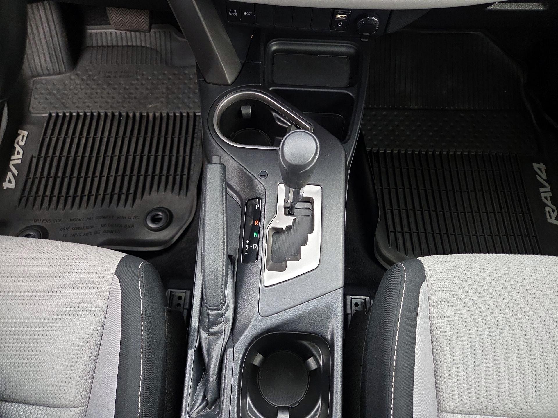 Thumbnail: 2018 Toyota RAV4 - 17