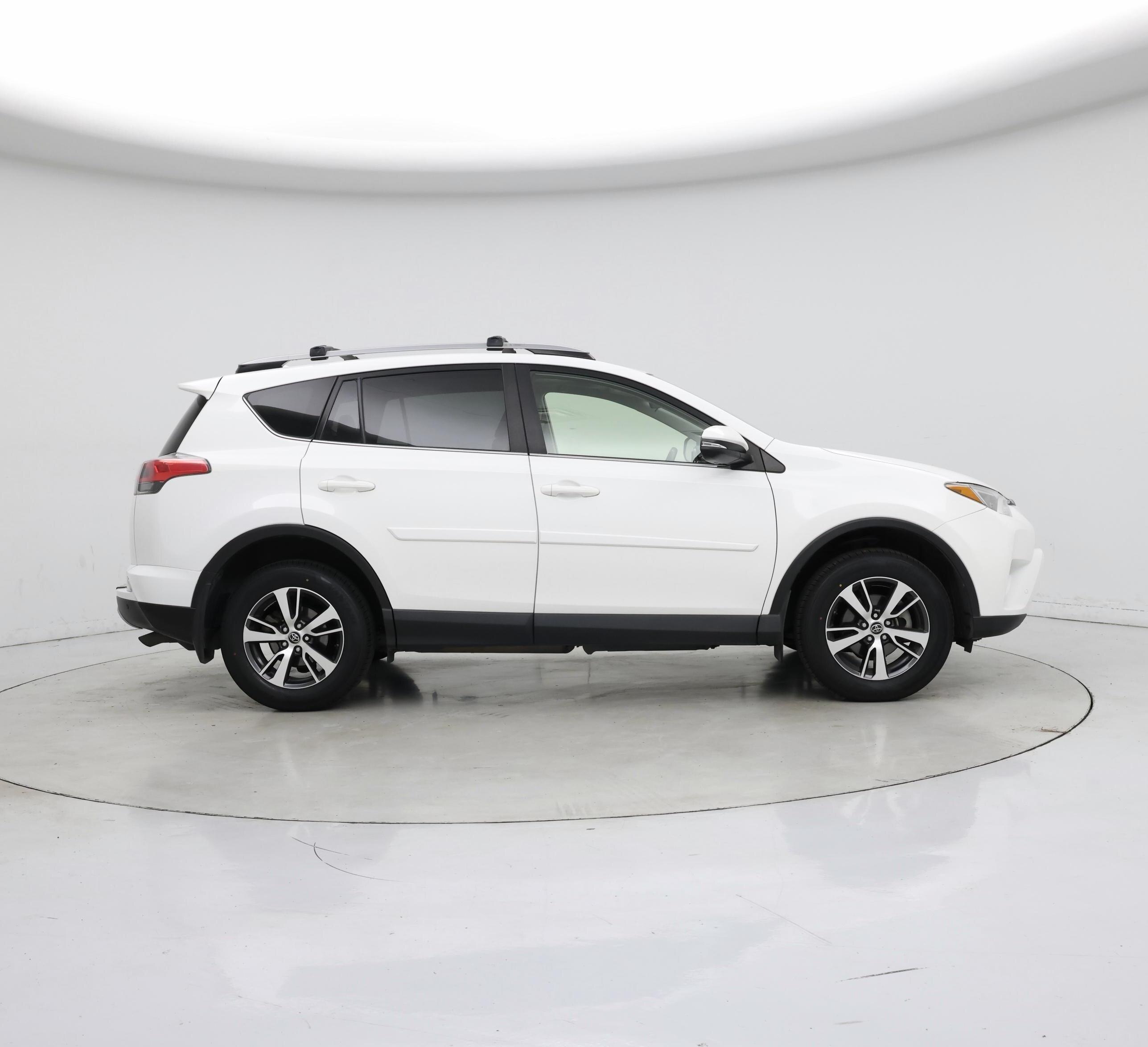 Thumbnail: 2018 Toyota RAV4 - 7