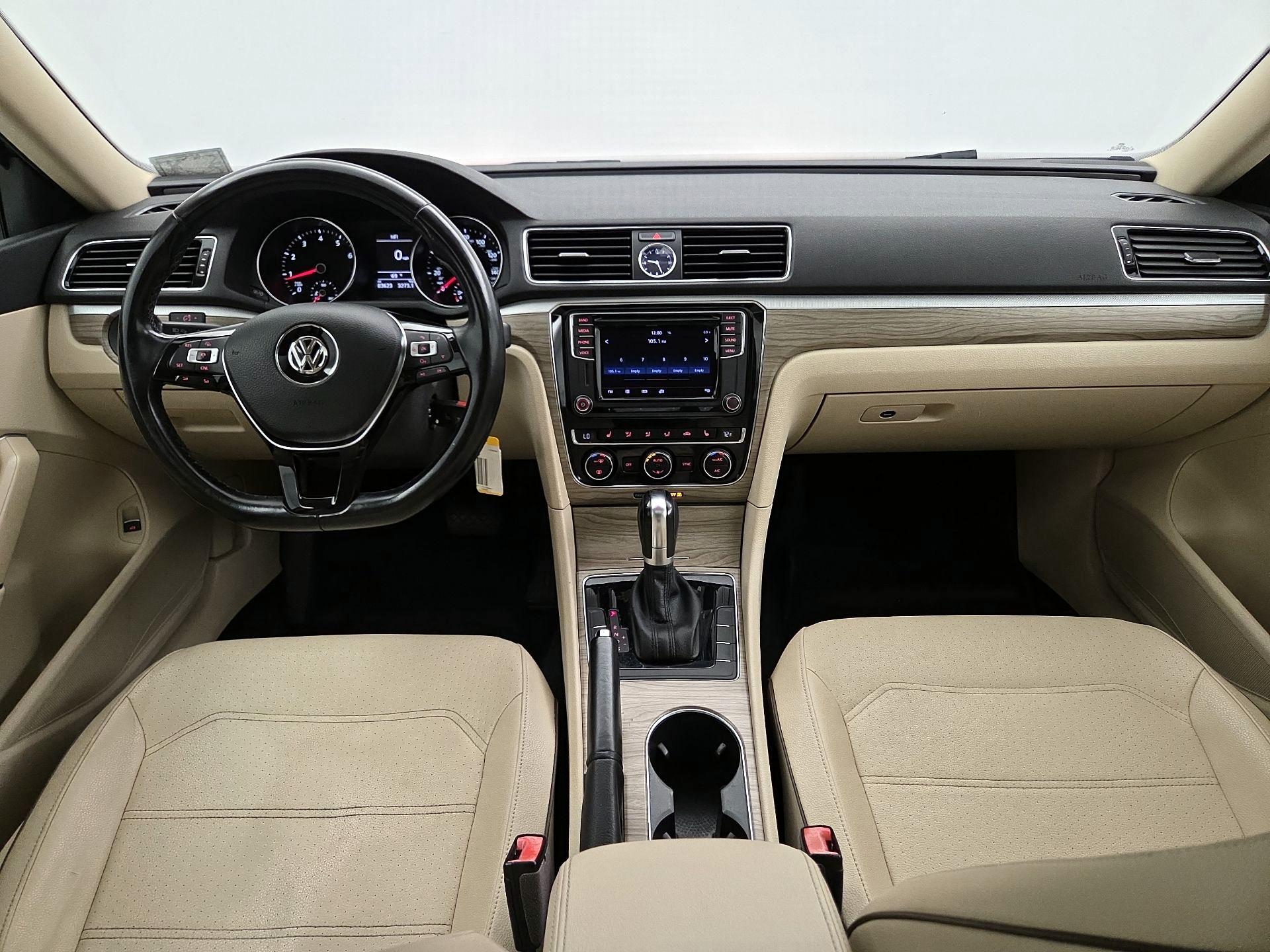 Thumbnail: 2016 Volkswagen Passat - 9