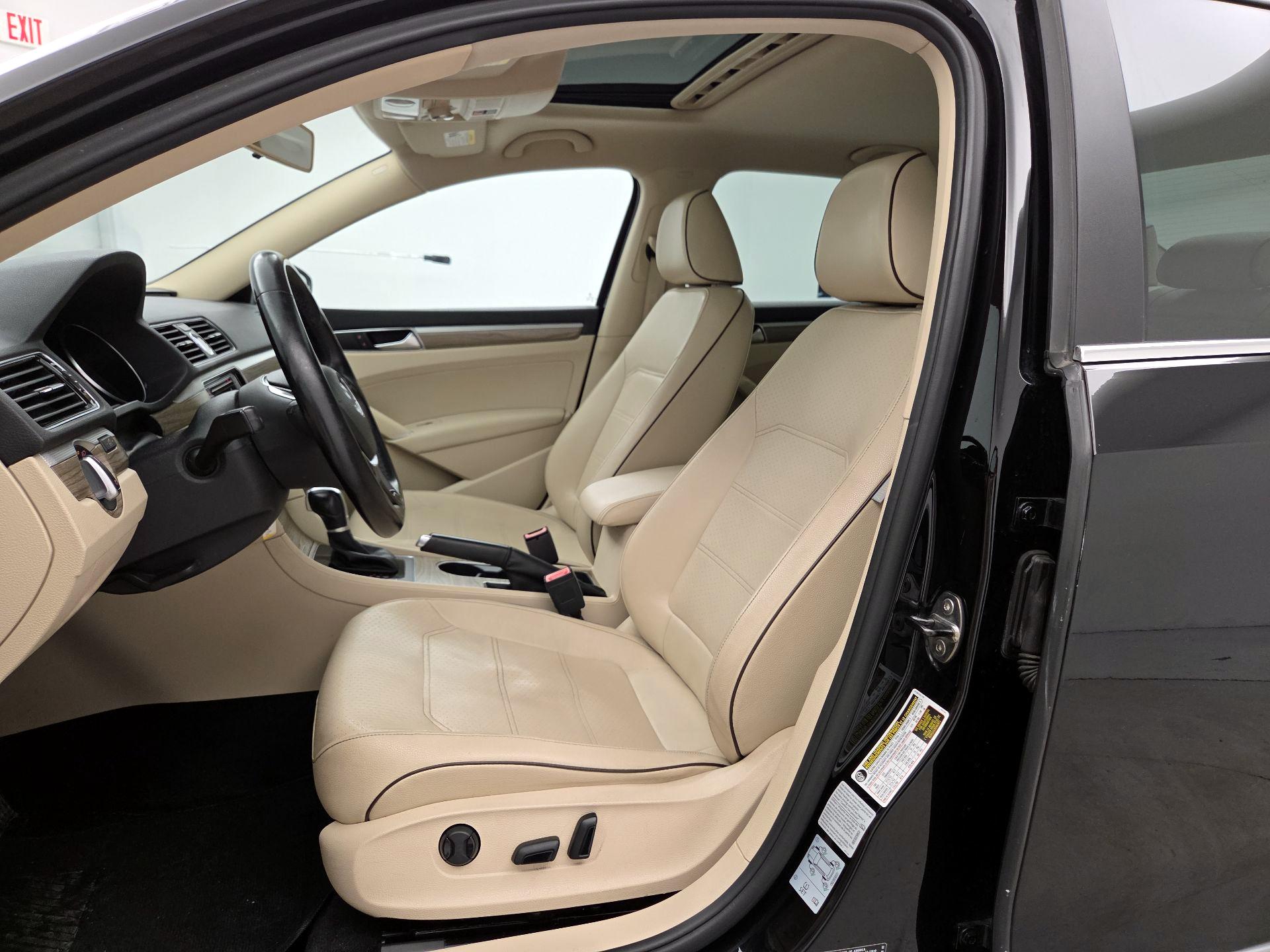 Thumbnail: 2016 Volkswagen Passat - 11