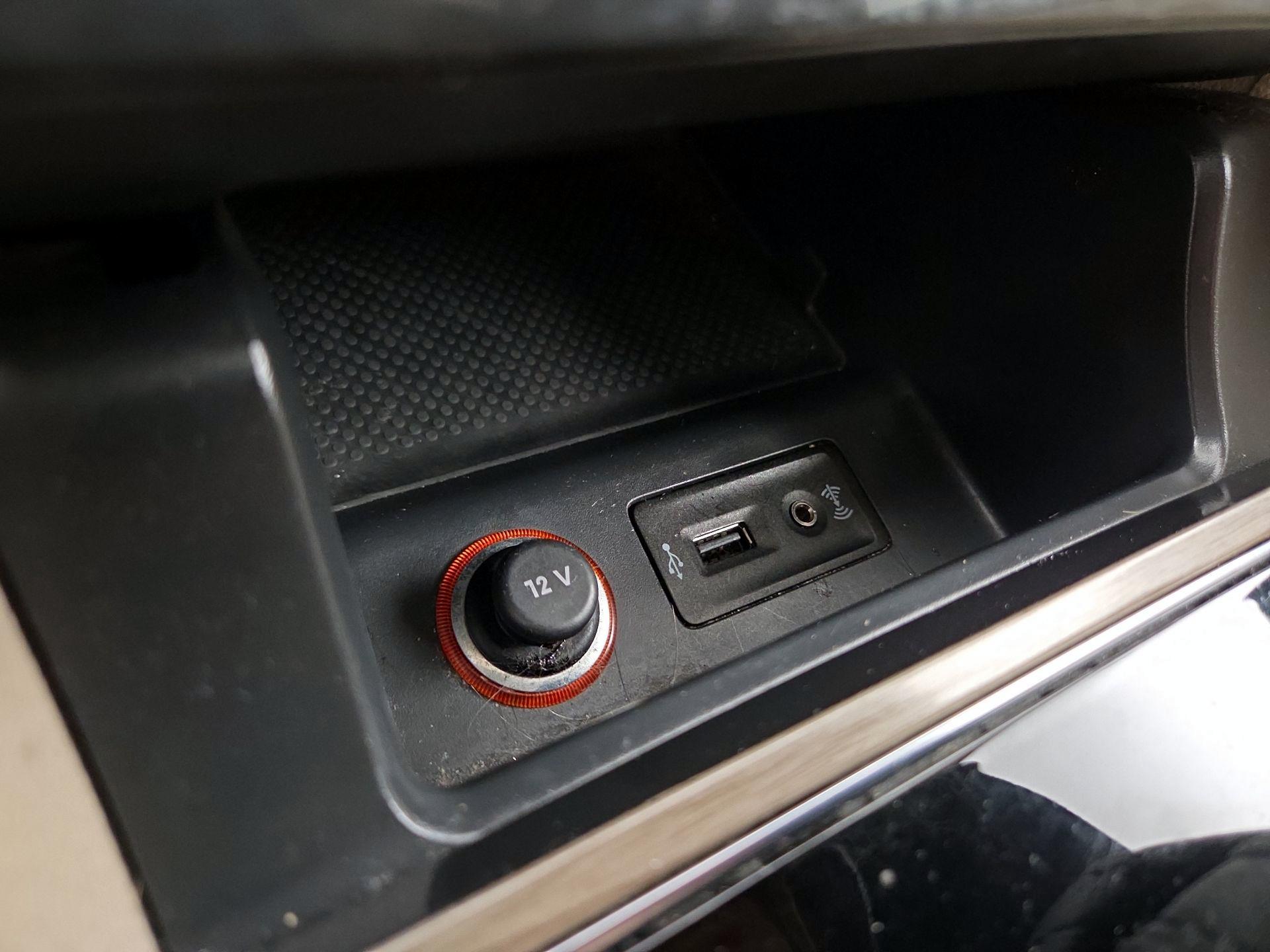 Thumbnail: 2016 Volkswagen Passat - 18