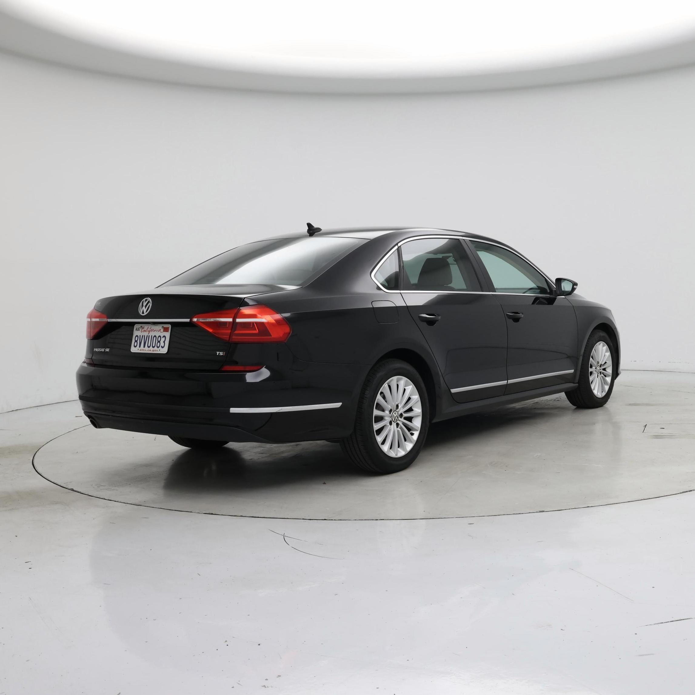 Thumbnail: 2016 Volkswagen Passat - 8