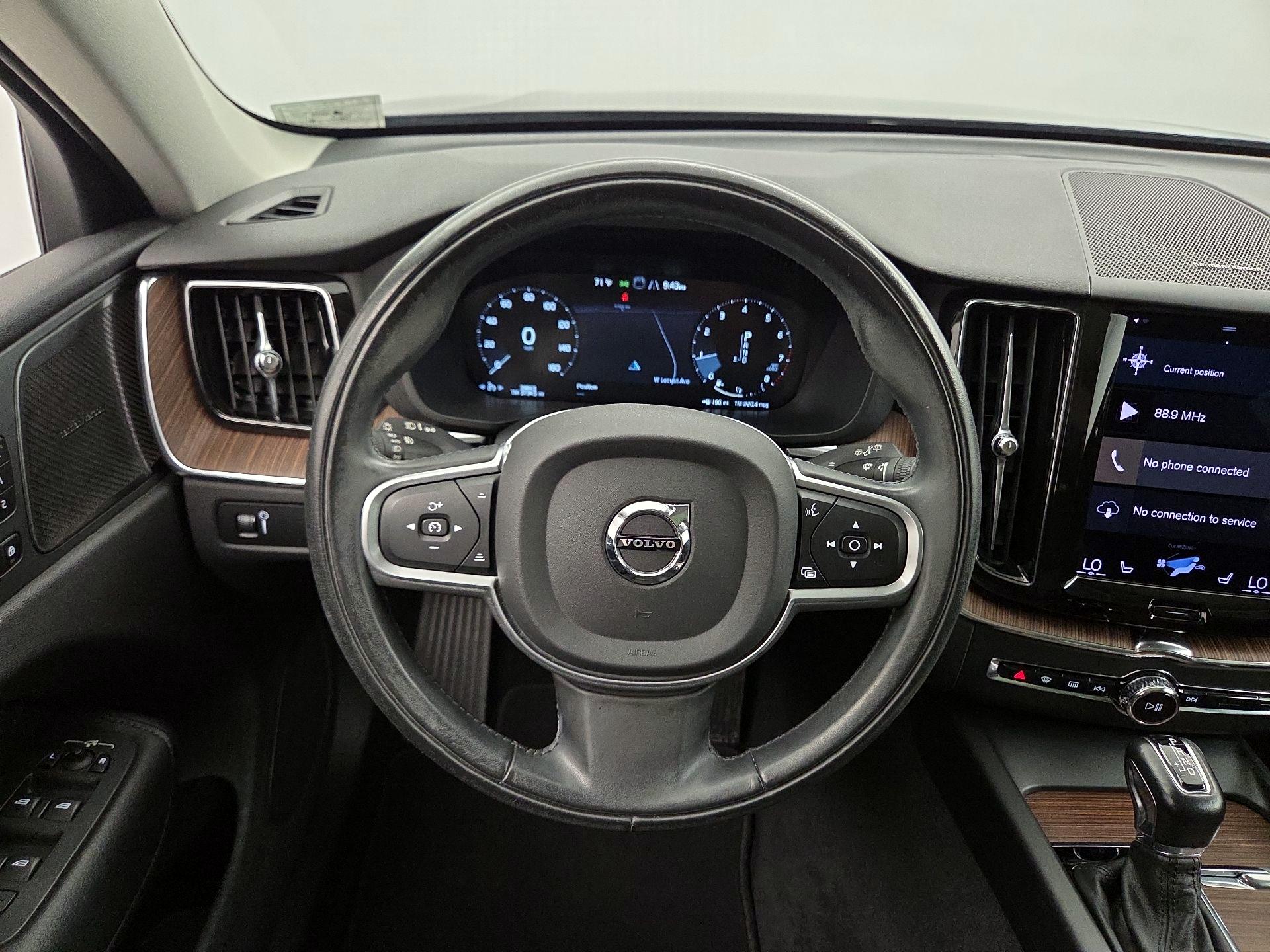 Thumbnail: 2021 Volvo XC60 - 10