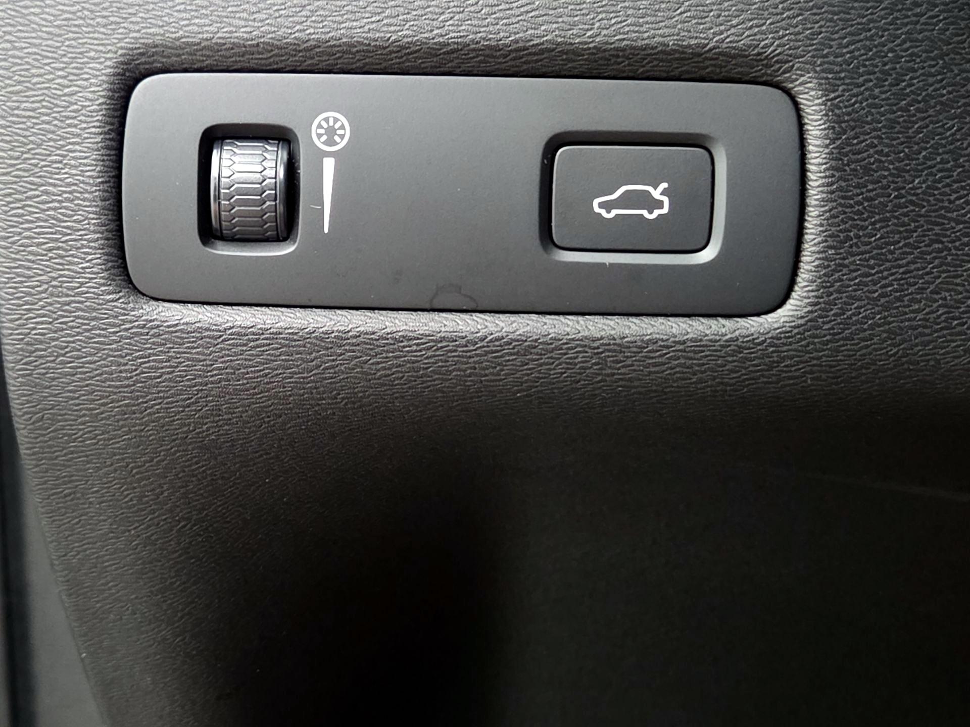 Thumbnail: 2021 Volvo XC60 - 13