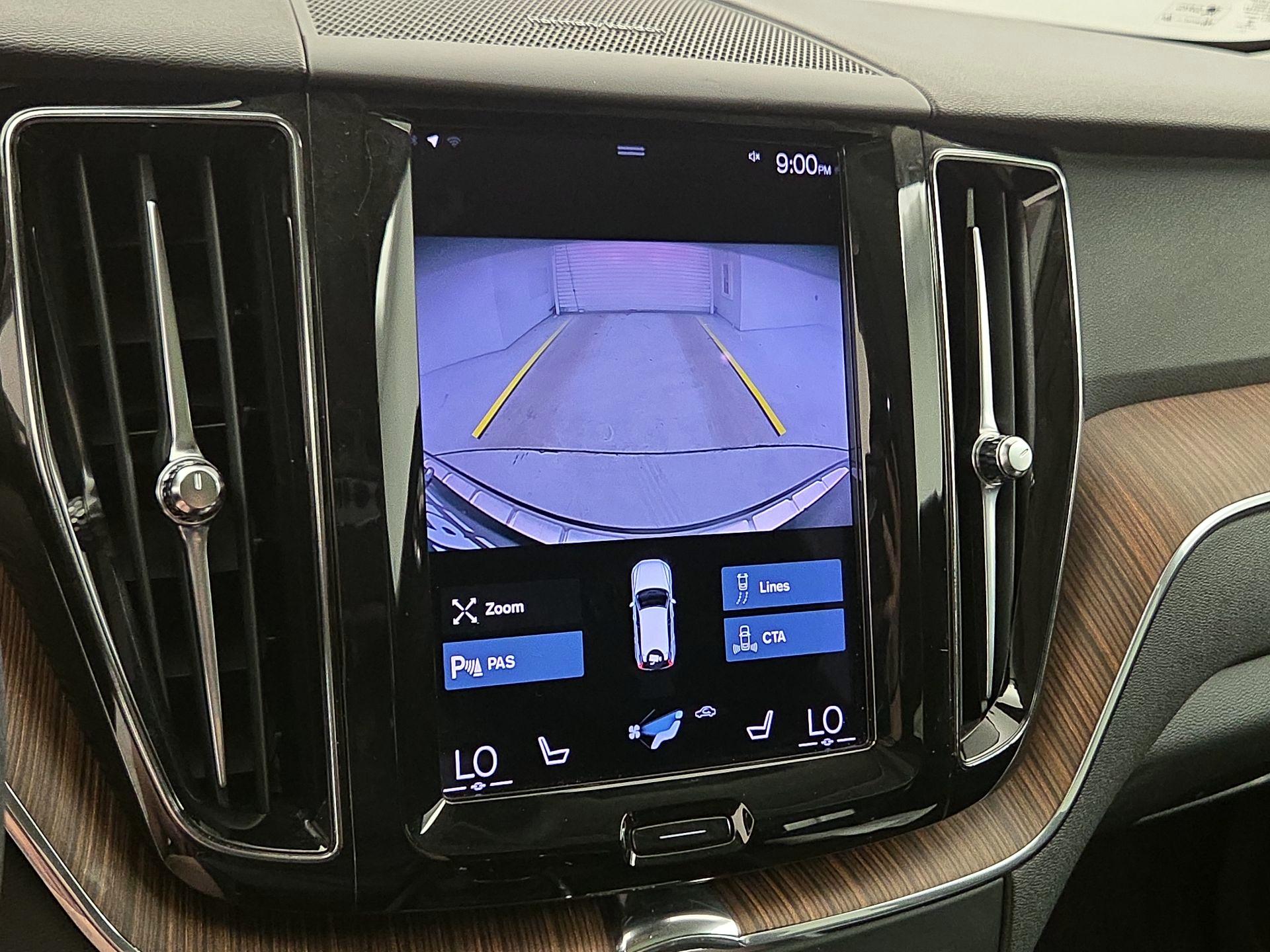 Thumbnail: 2021 Volvo XC60 - 15