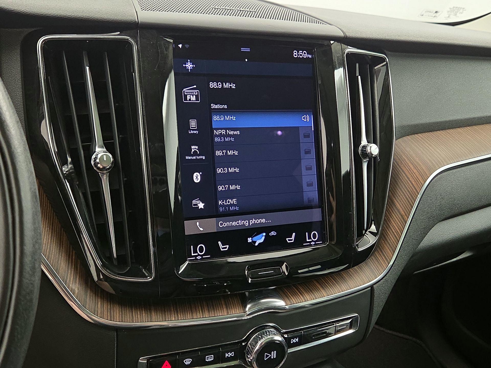 Thumbnail: 2021 Volvo XC60 - 16