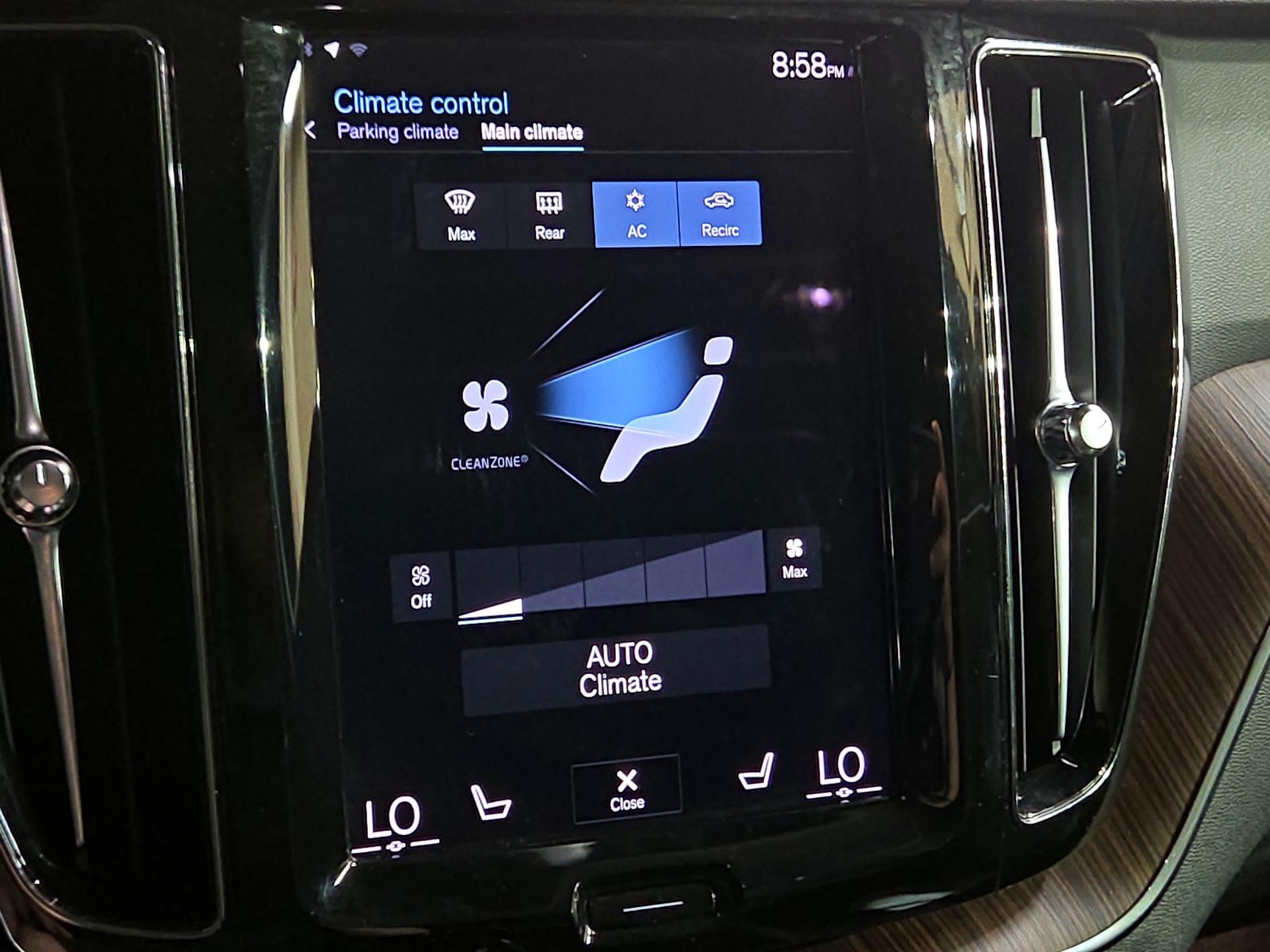 Thumbnail: 2021 Volvo XC60 - 17