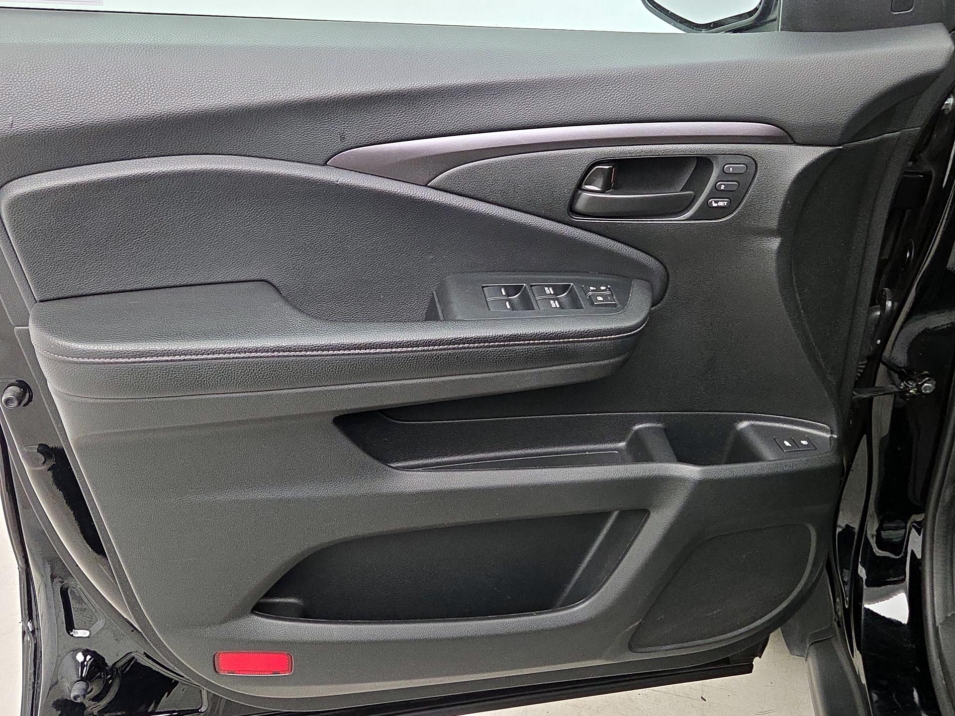 Thumbnail: 2022 Honda Passport - 12